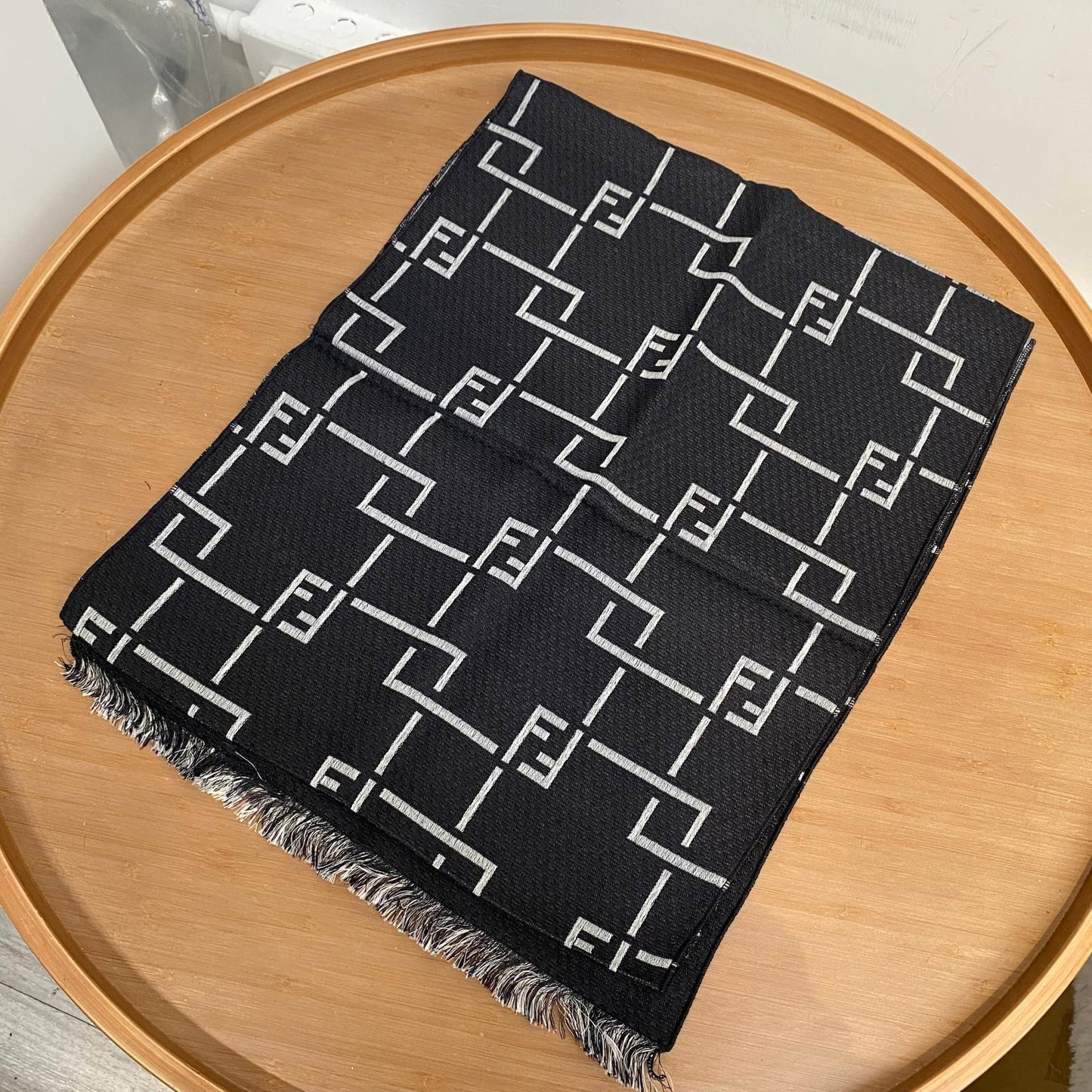 Fendi 頸巾