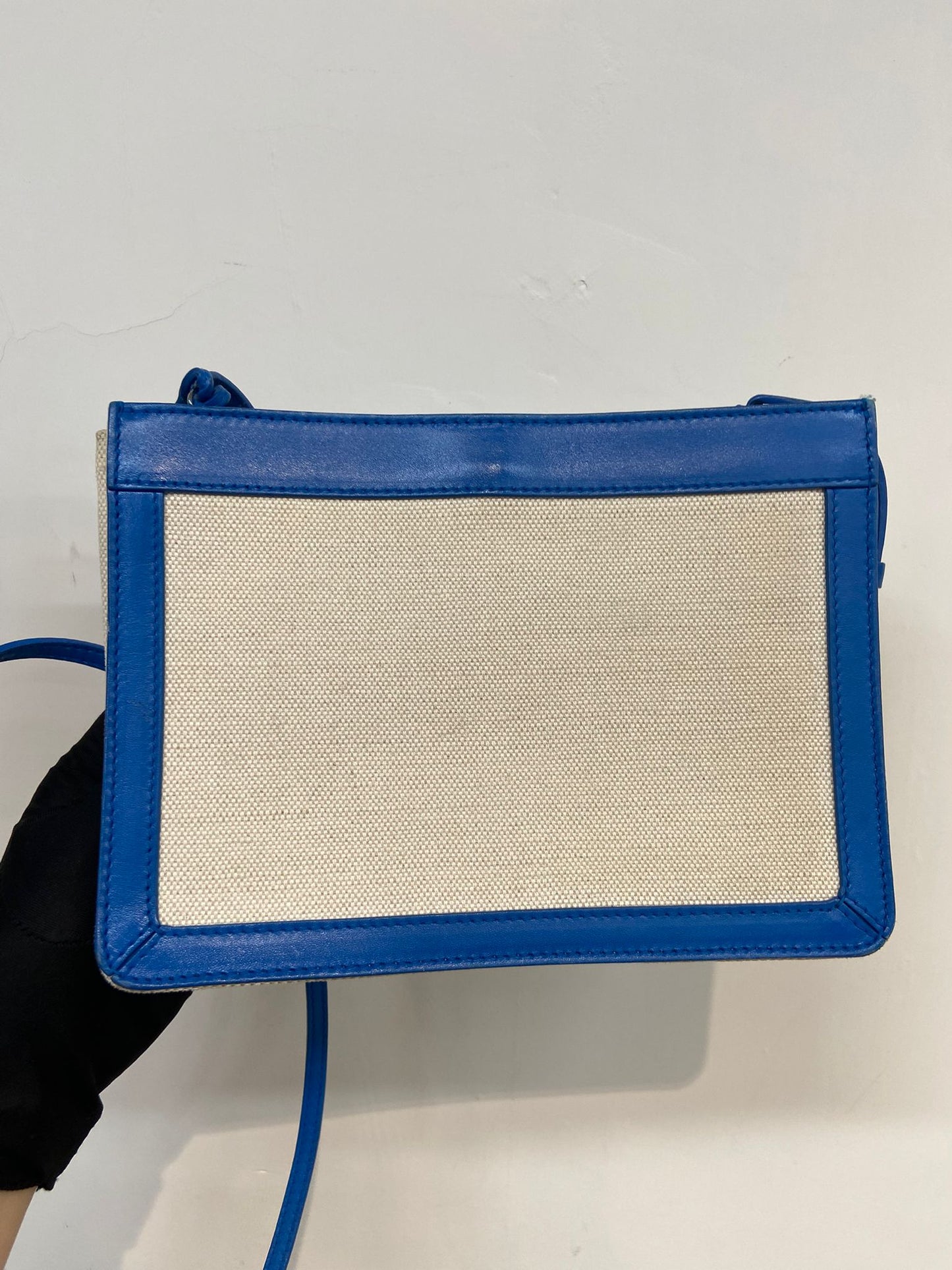 Balenciaga帆布配皮斜孭袋