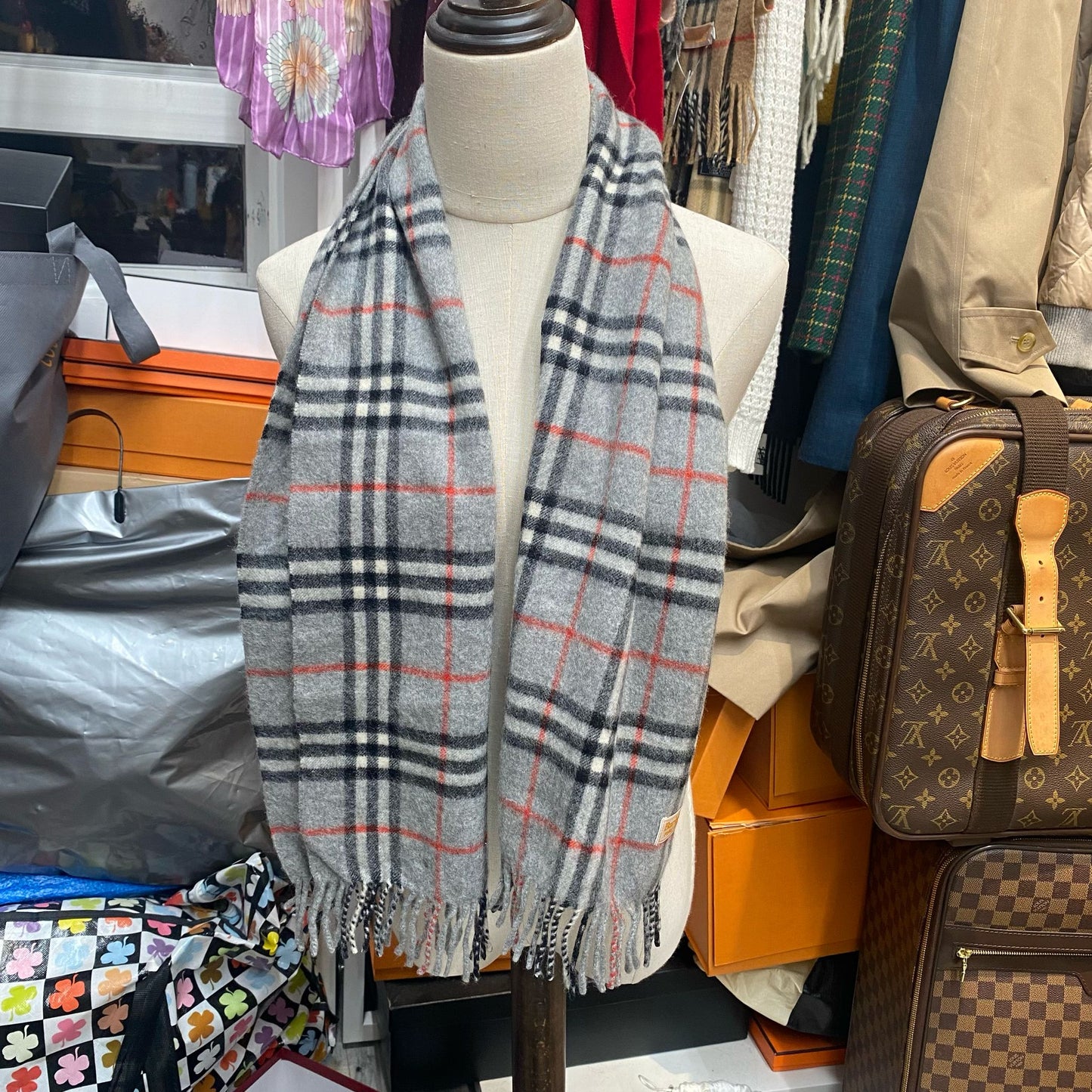 Burberry100% cashmere灰色頸巾