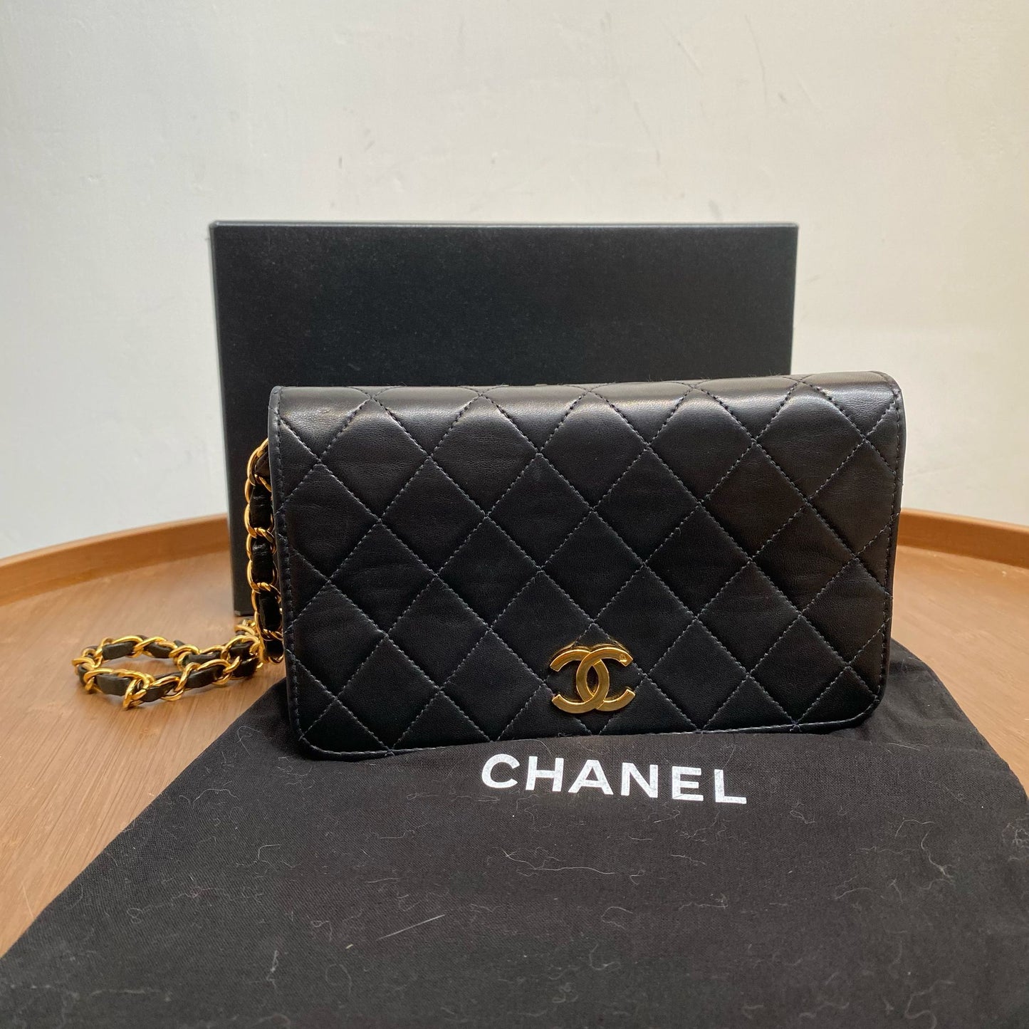 Chanel 小包包 有卡,貼,塵,盒