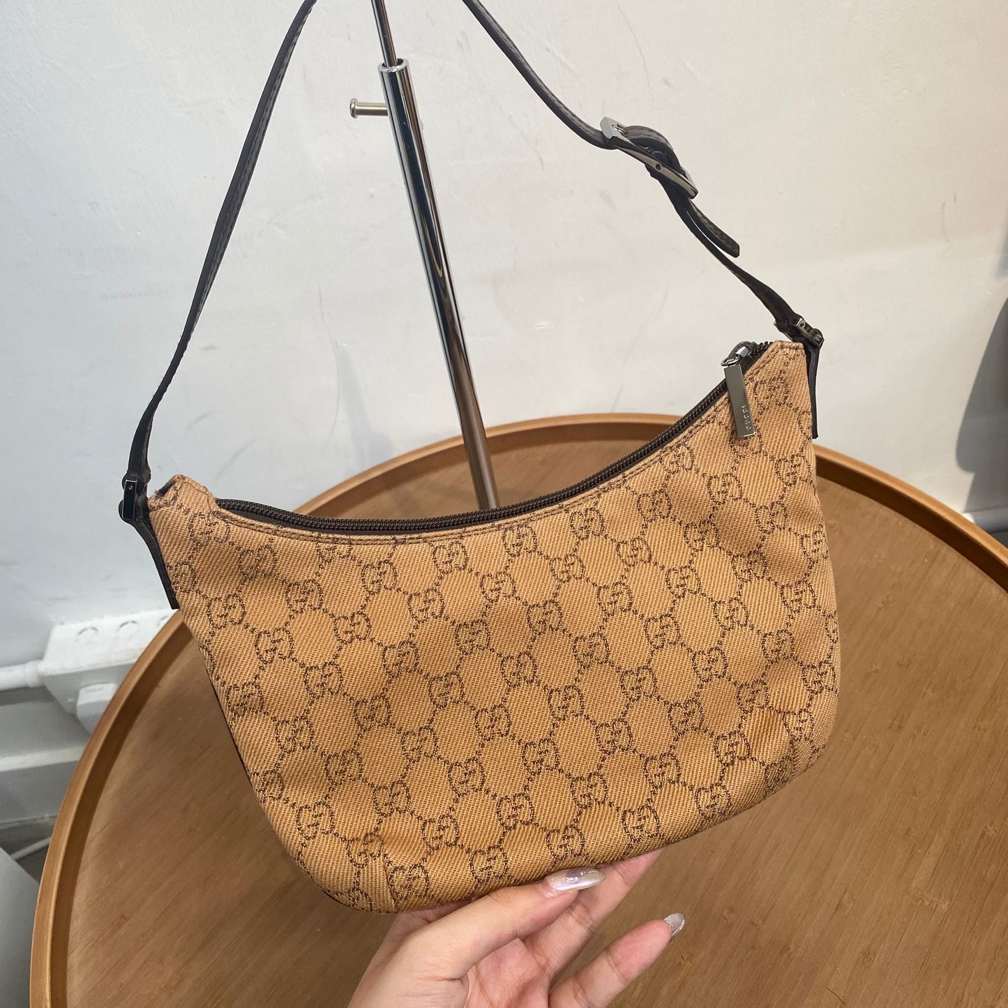GUCCI 半月老花腋下包