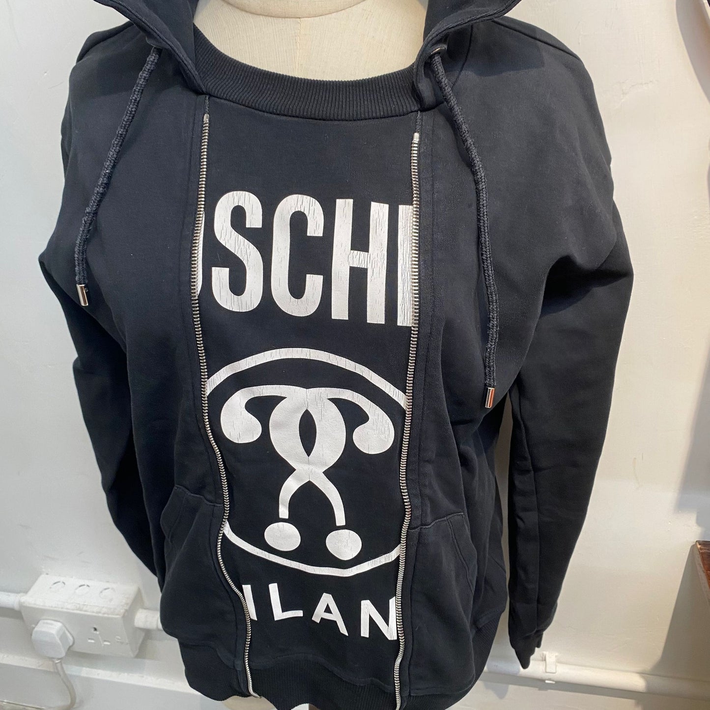MOSCHINO 黑色Hoodie