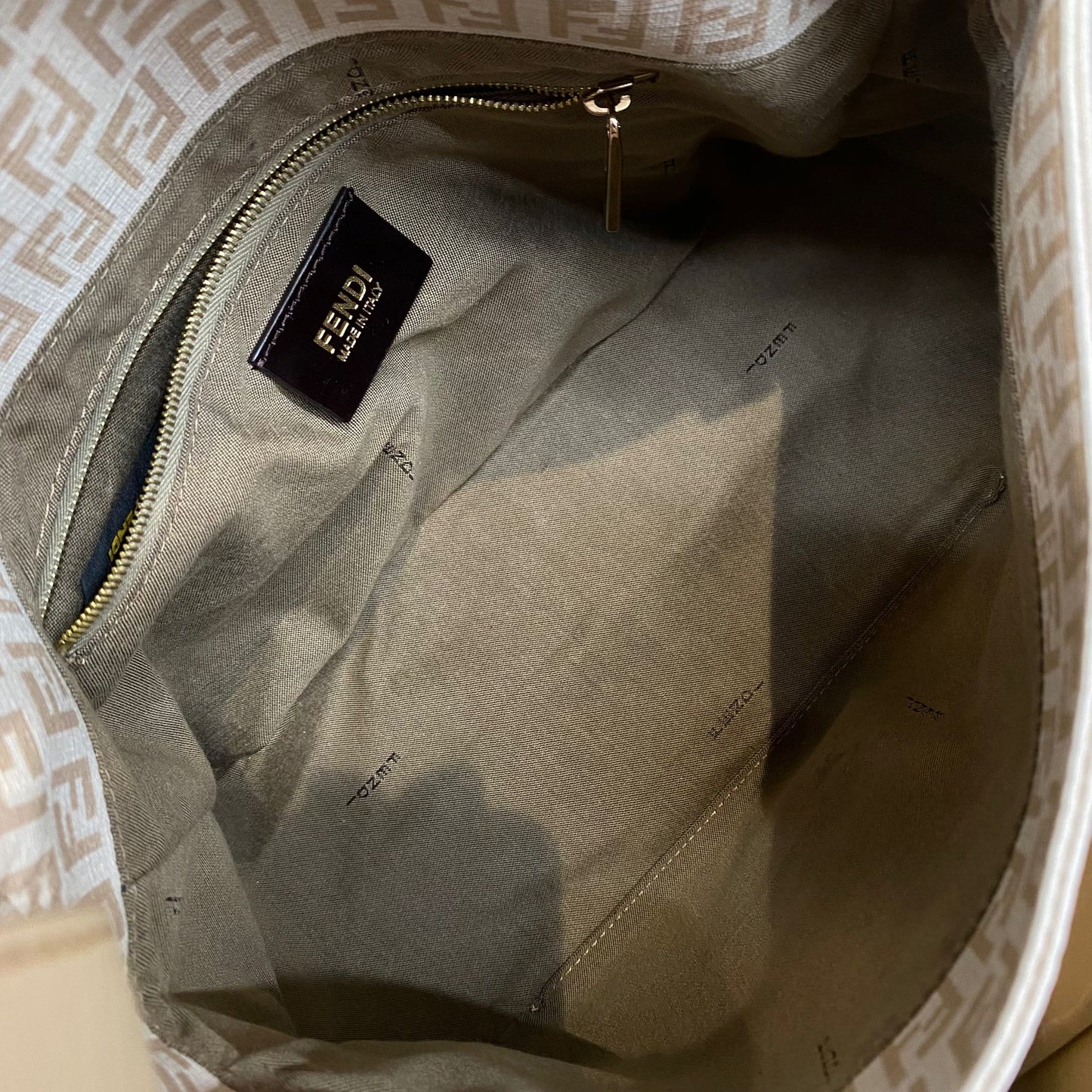 Fendi 白色法棍