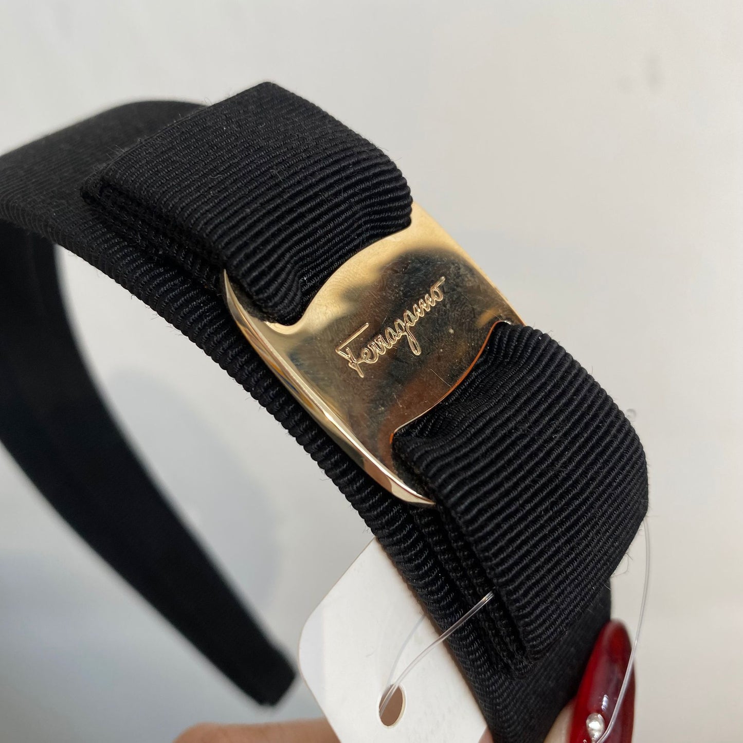 Ferragamo 黑金頭箍