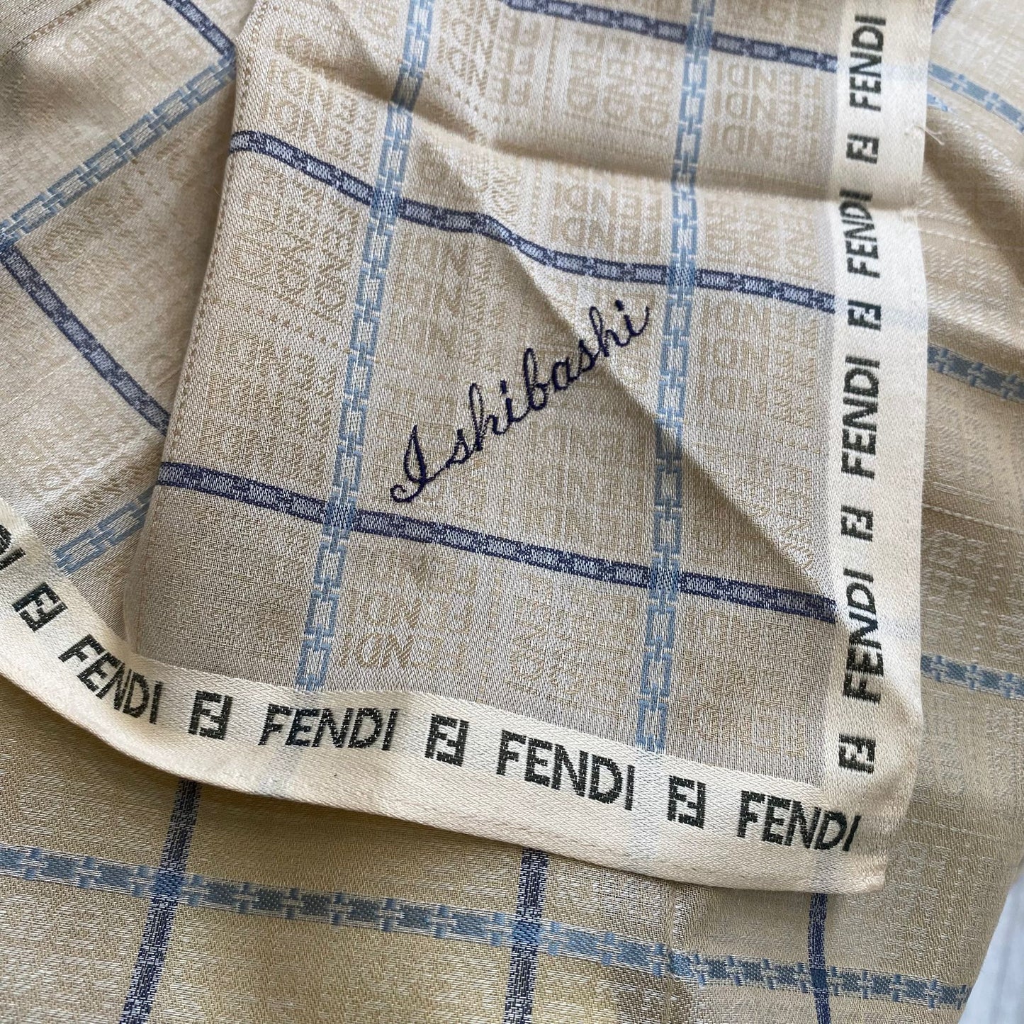 Fendi方巾