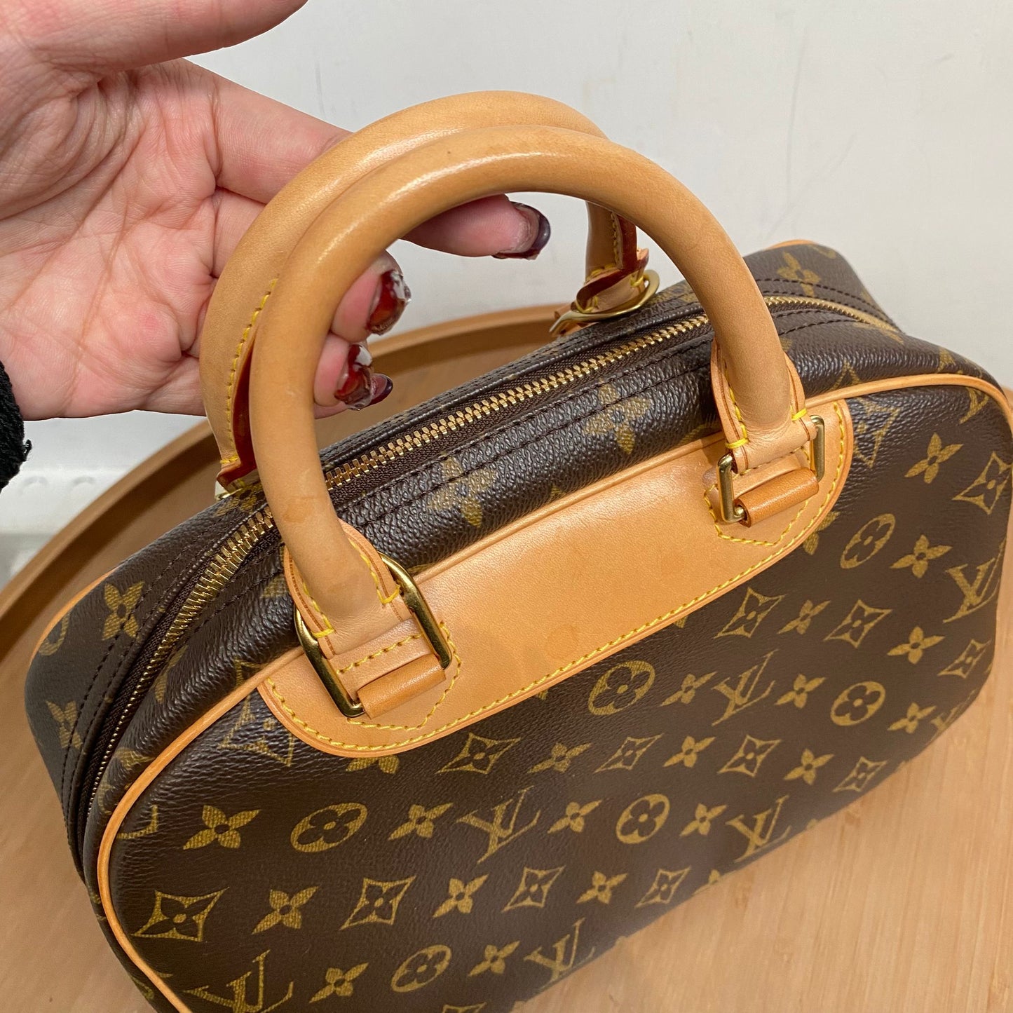 LV Trouville 手拿包
