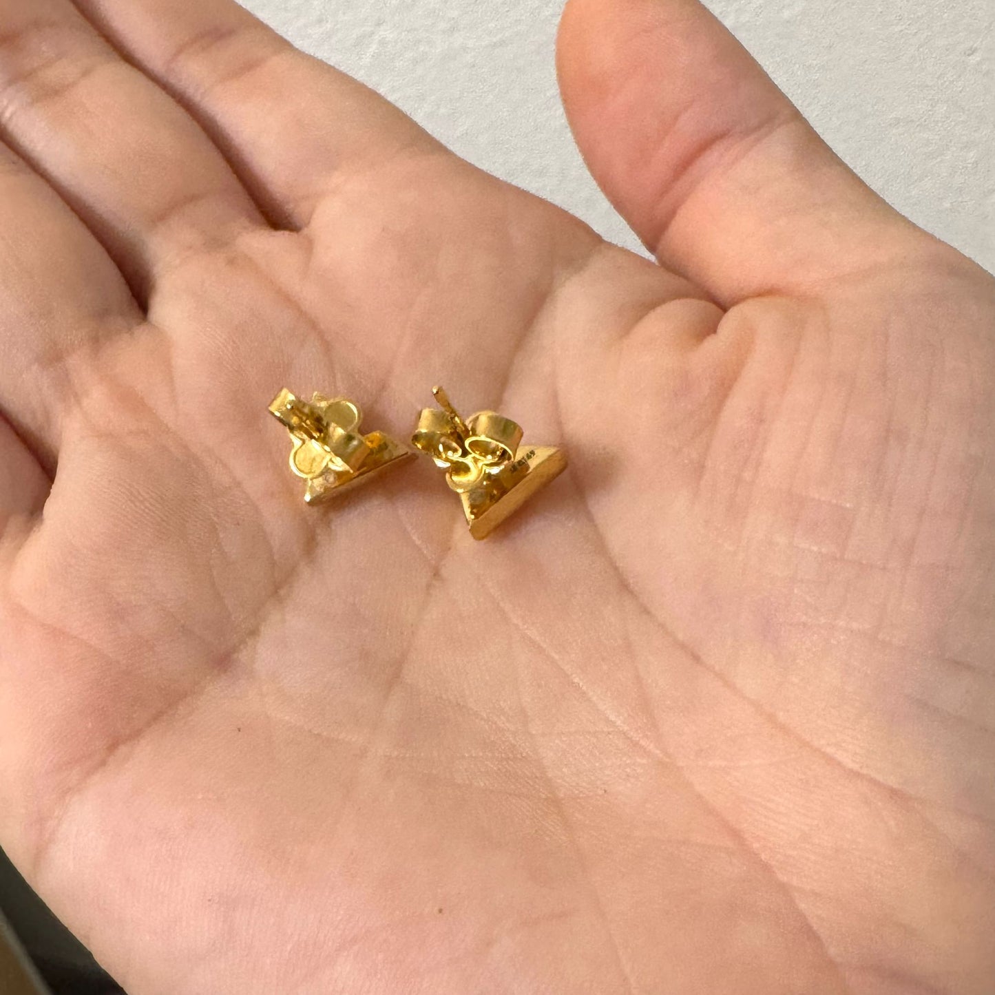 LV 耳環 (耳針針) 有盒、塵袋