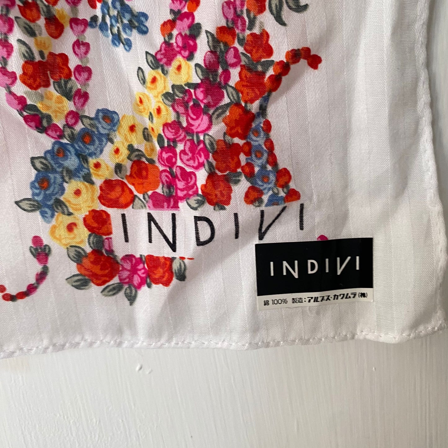 Indivi 方巾 有tag