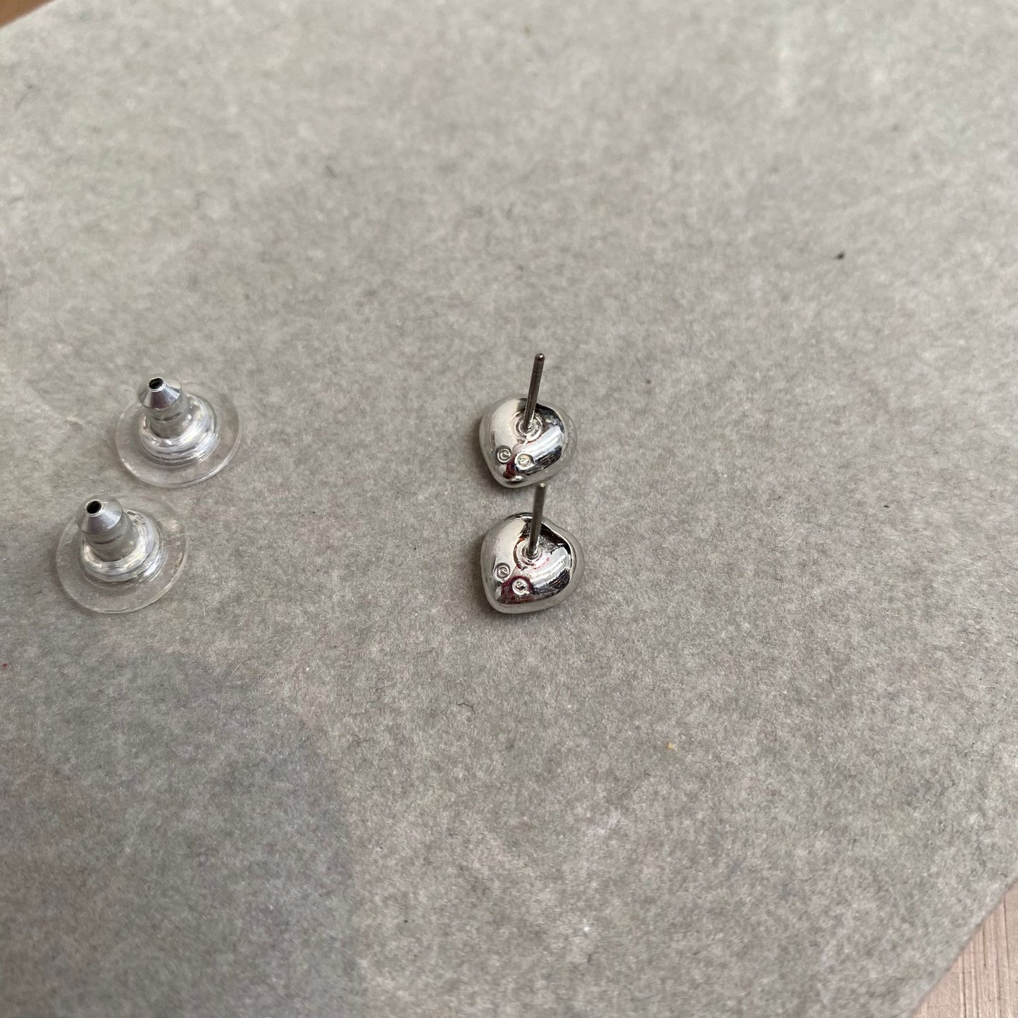 SWAROVSKI 紅心耳環