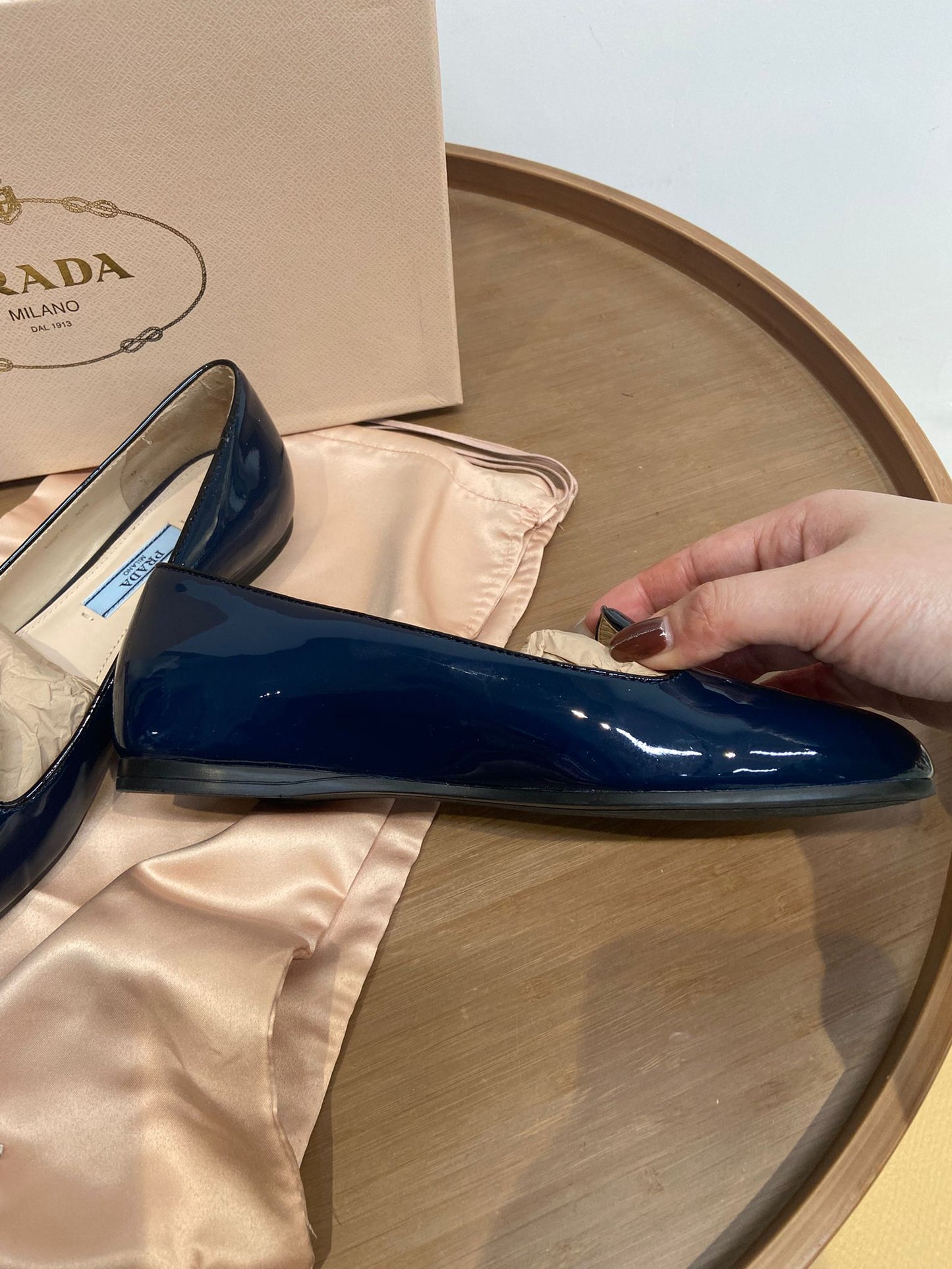 Prada 漆皮 平底鞋