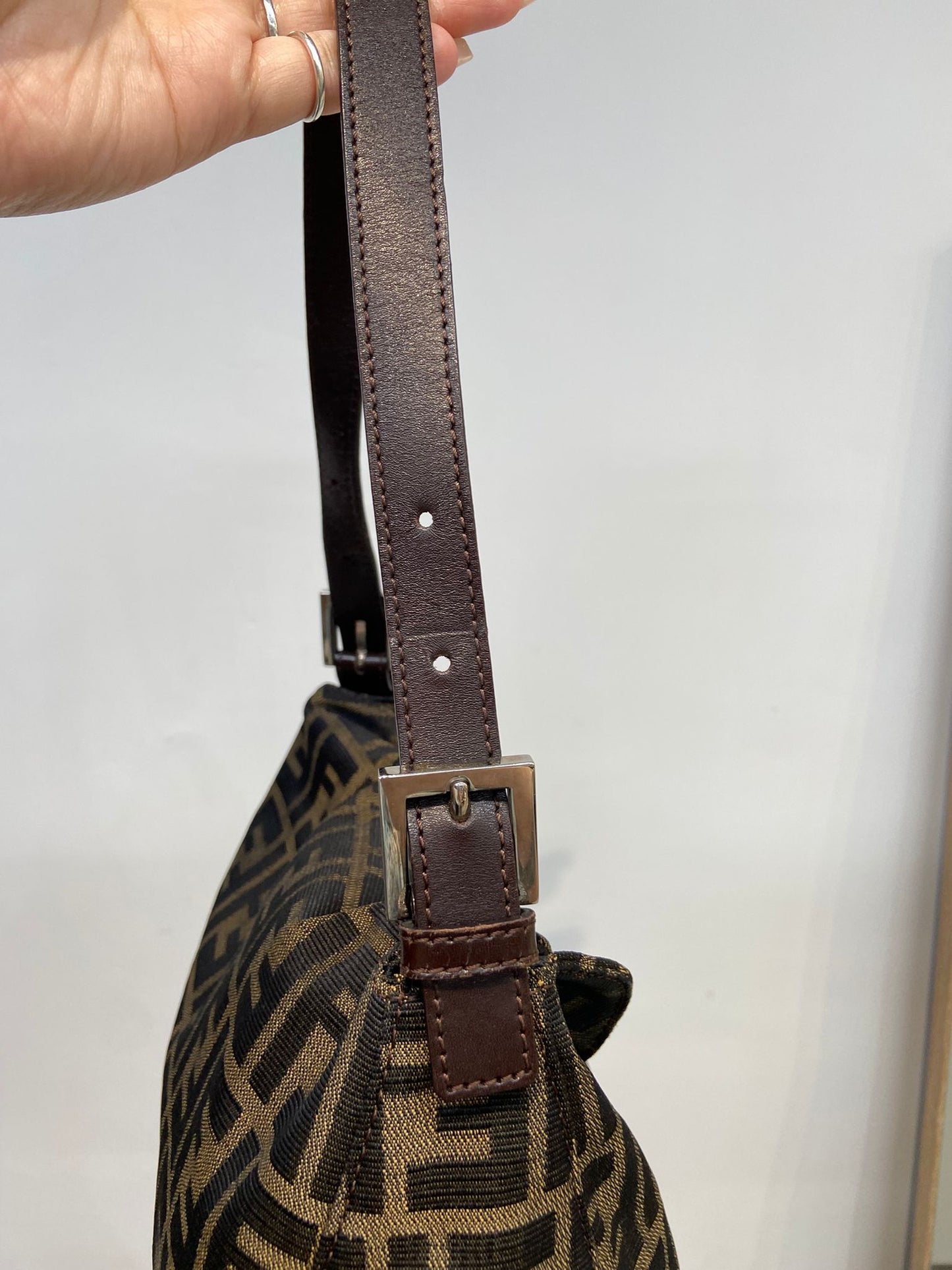 Fendi baguette 腋下單肩袋
