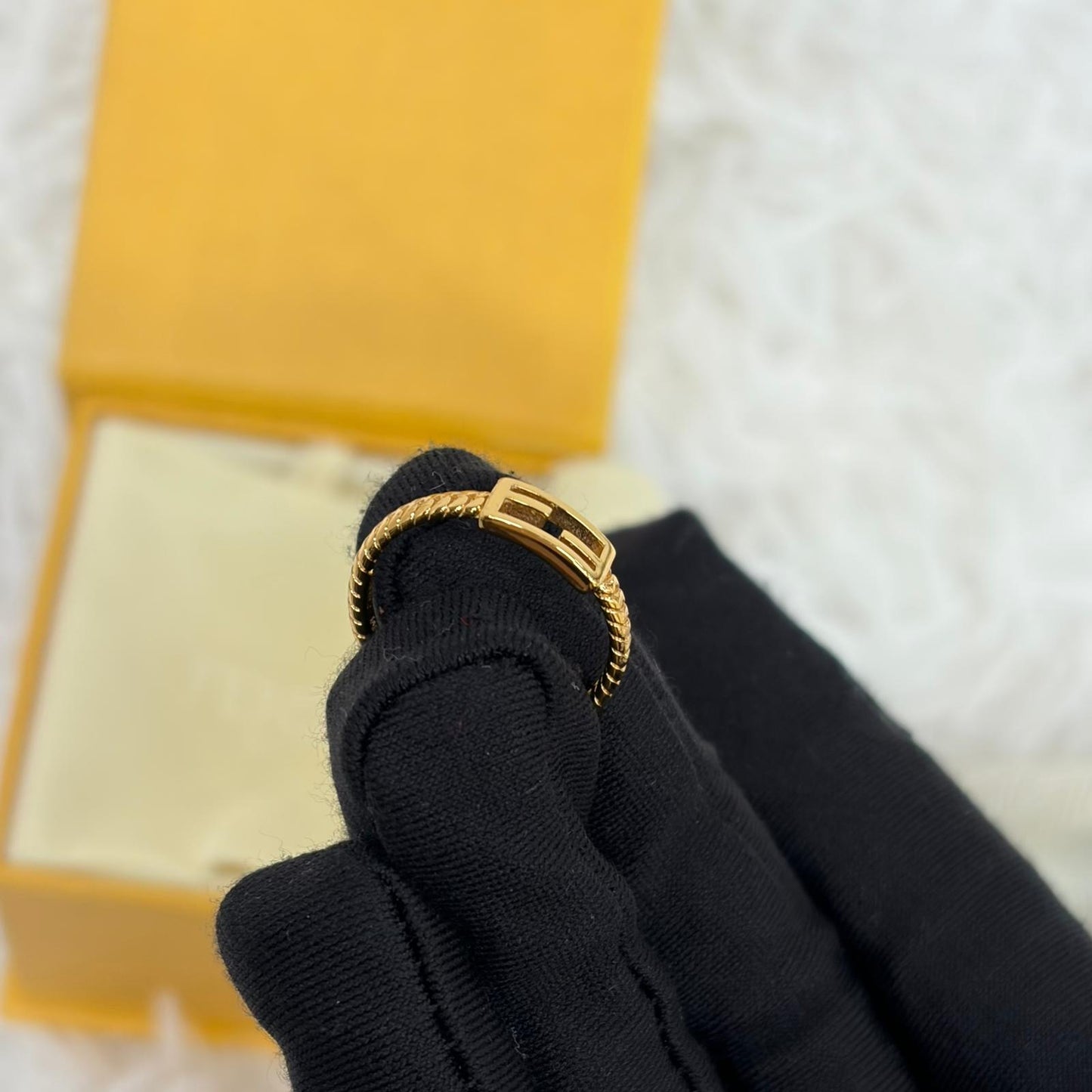 Fendi 戒指