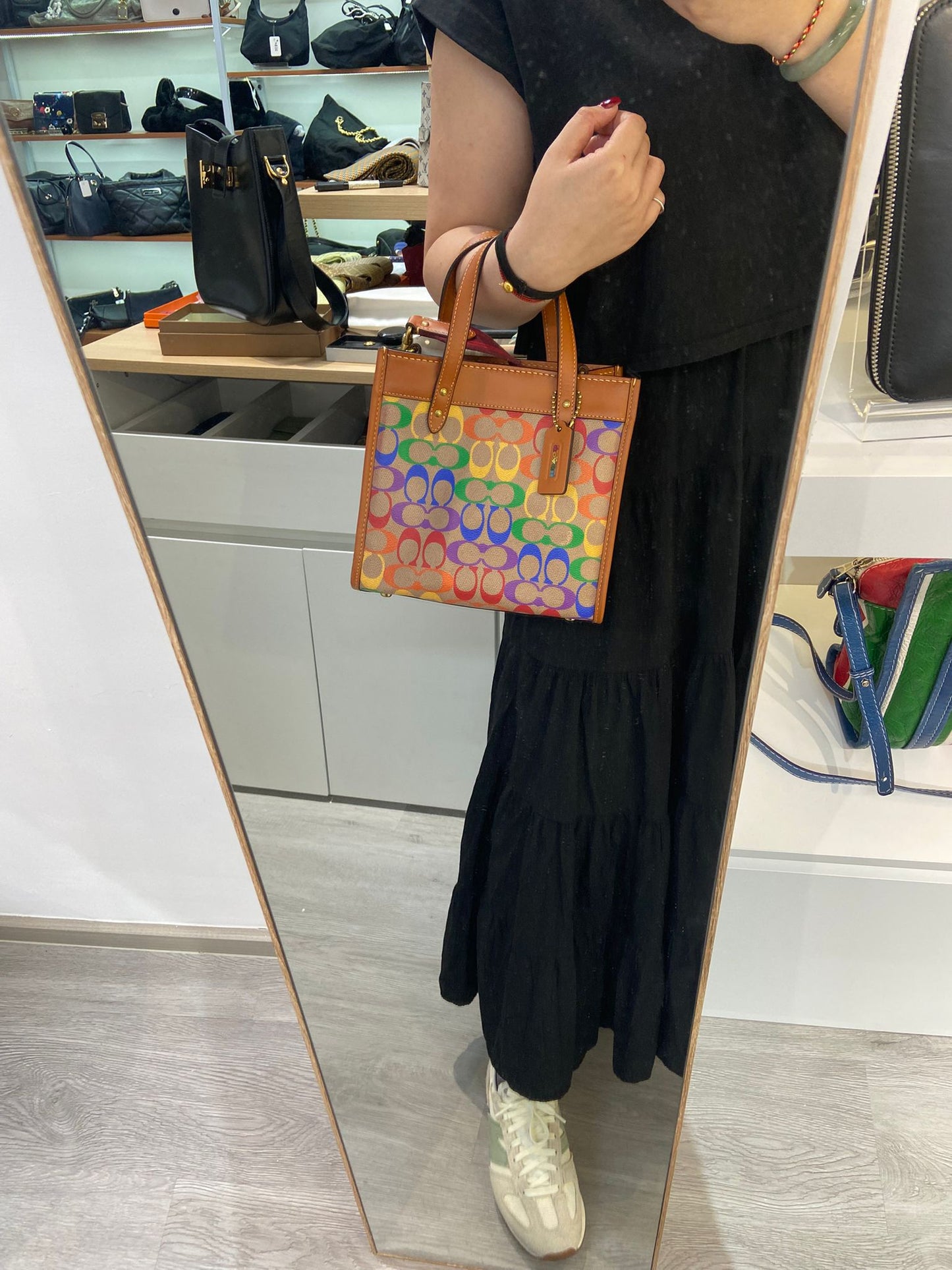 Coach 🌈彩字logo tote small