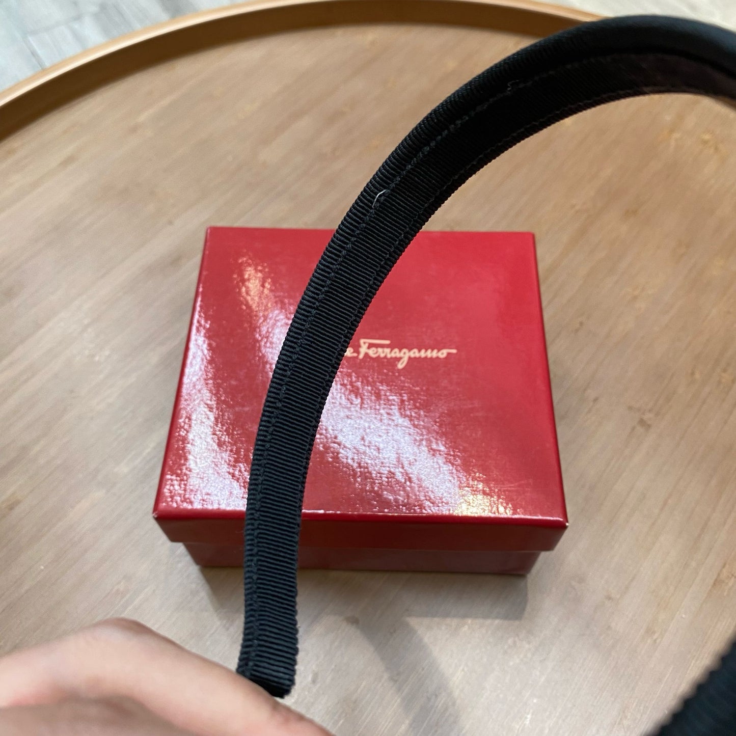 Ferragamo頭箍 有盒