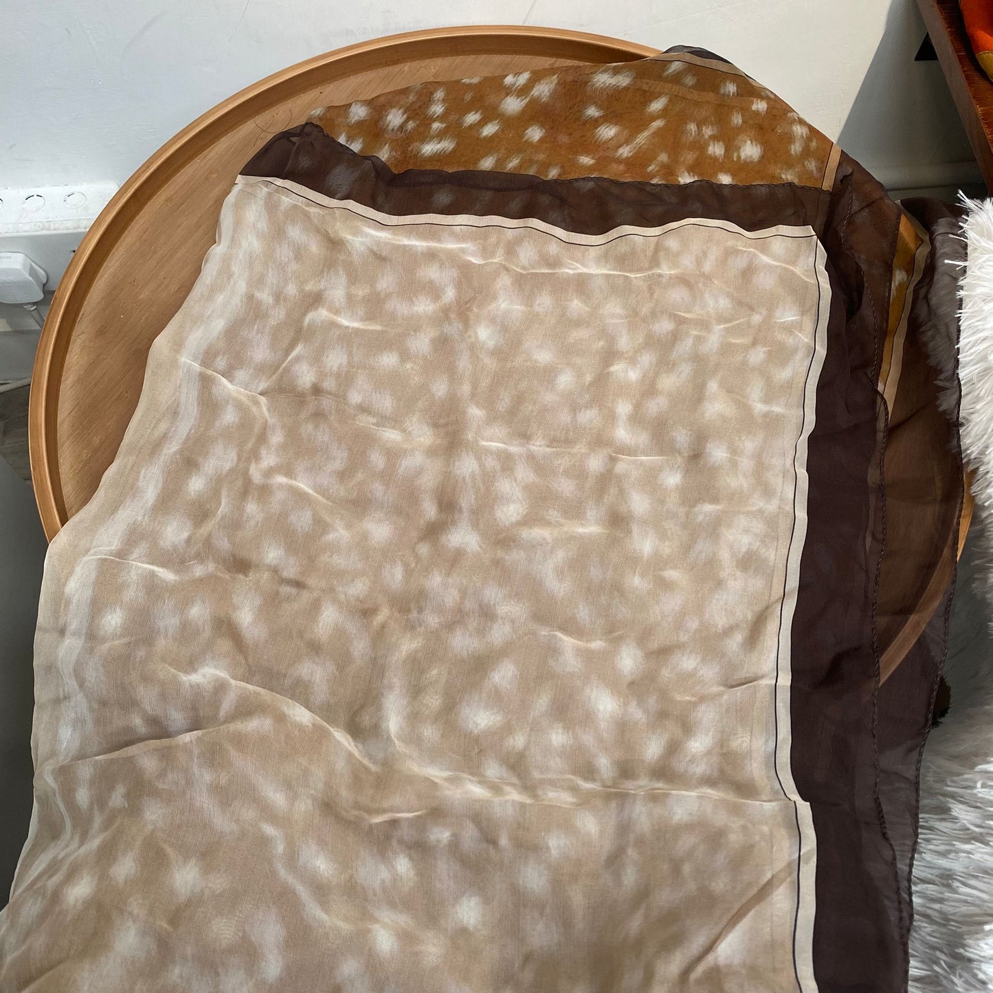 BURBERRY 100% 真絲大絲巾 有盒