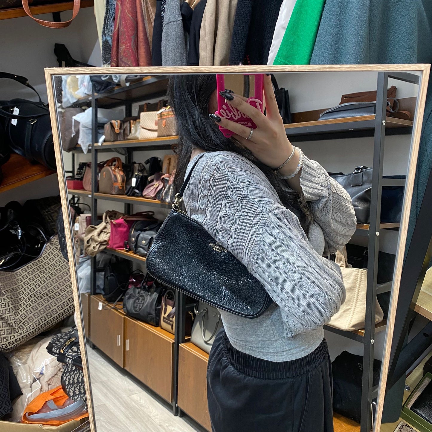 COACH 黑色真皮腋下包