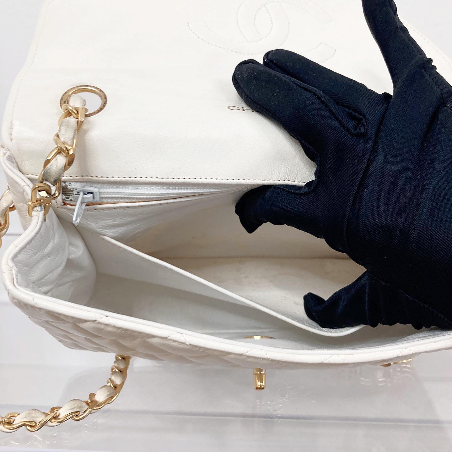 Chanel White 22cm 大全套 有卡 有貼 有塵袋 有盒