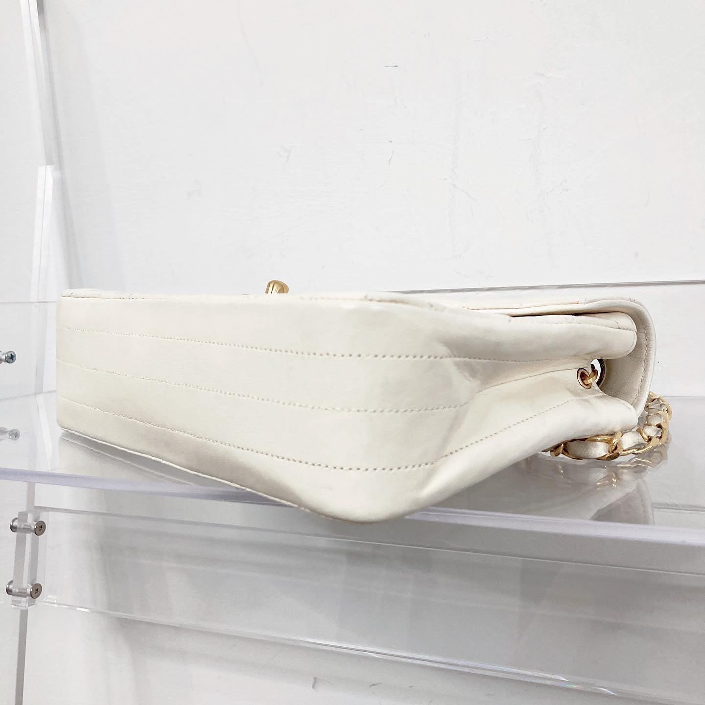 Chanel White 22cm 大全套 有卡 有貼 有塵袋 有盒