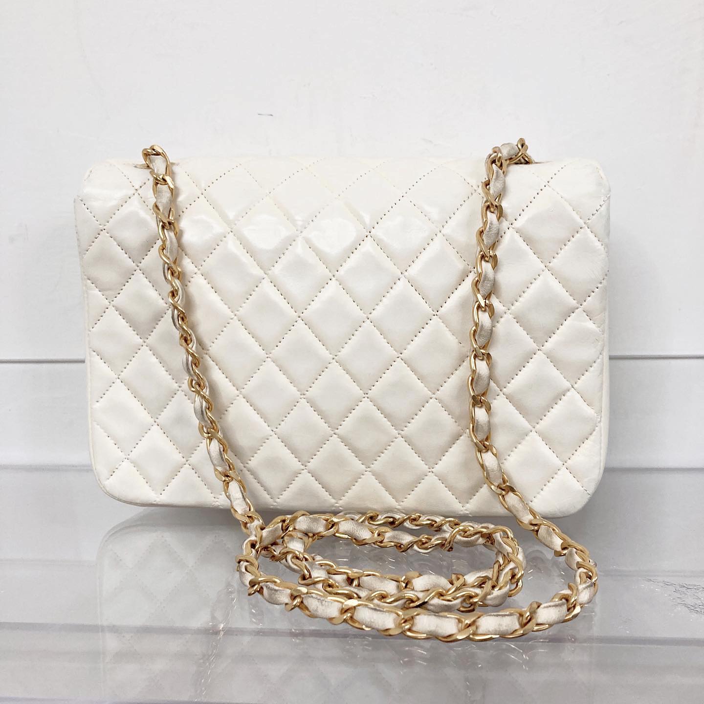 Chanel White 22cm 大全套 有卡 有貼 有塵袋 有盒