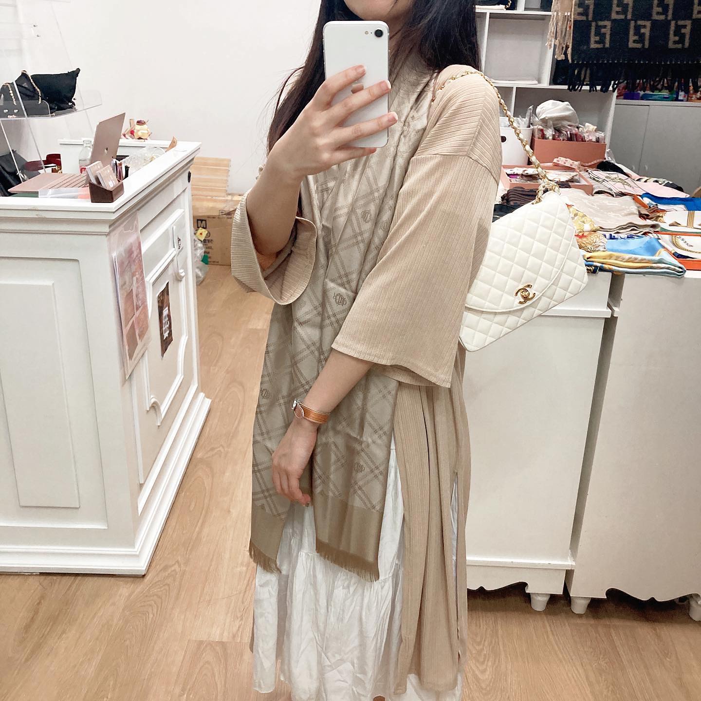 Chanel White 22cm 大全套 有卡 有貼 有塵袋 有盒