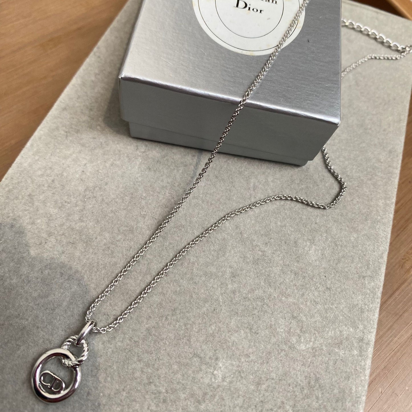 DIOR 頸鏈 有盒有塵袋