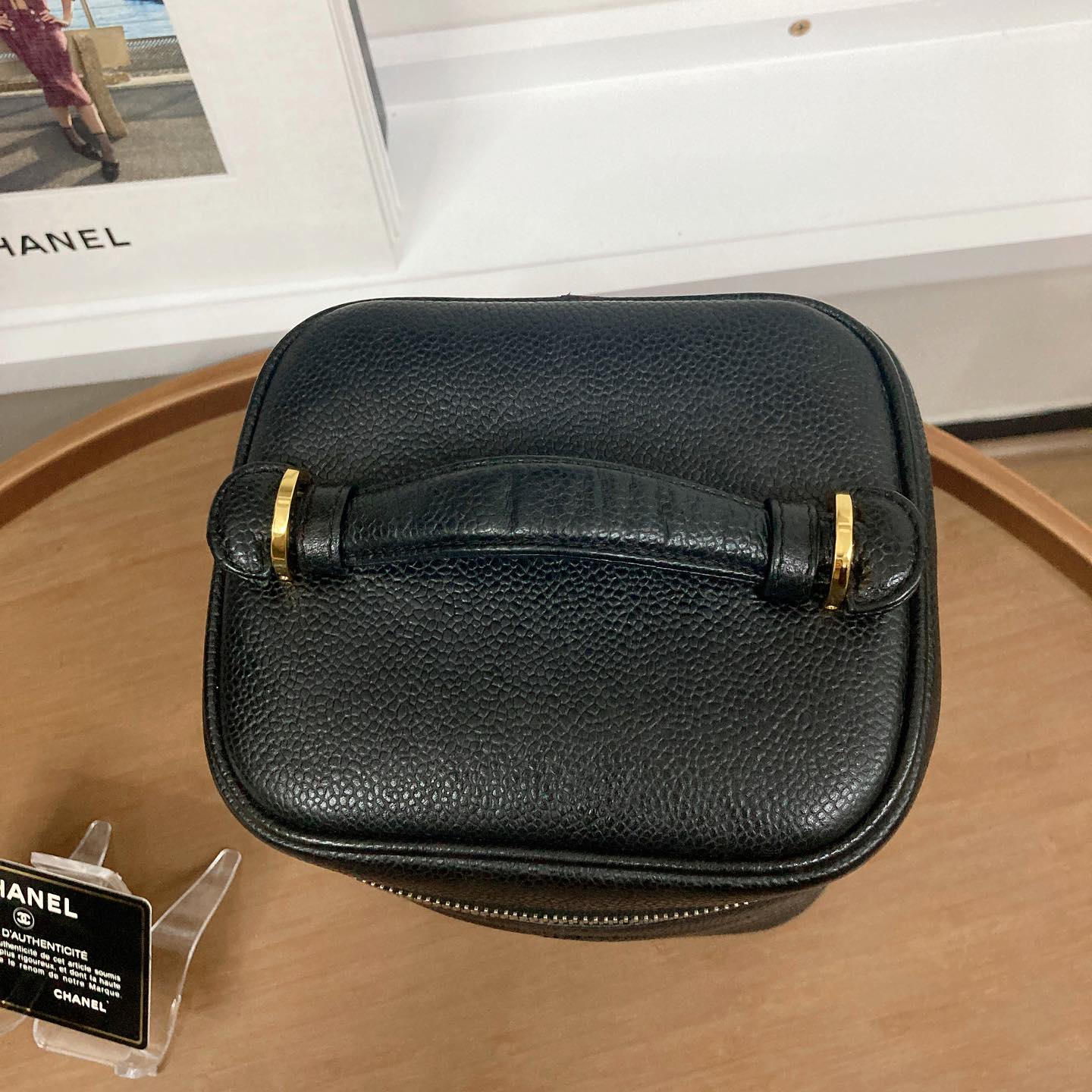 Chanel Vanity Case 牛皮魚子醬化妝袋 有卡有貼