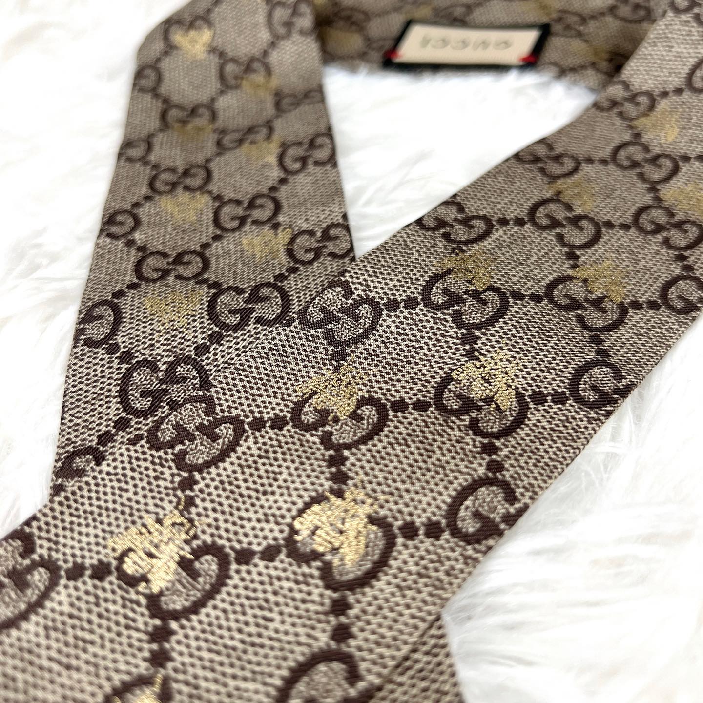 Gucci Twilly 100% Silk 真絲絲巾 連原裝盒