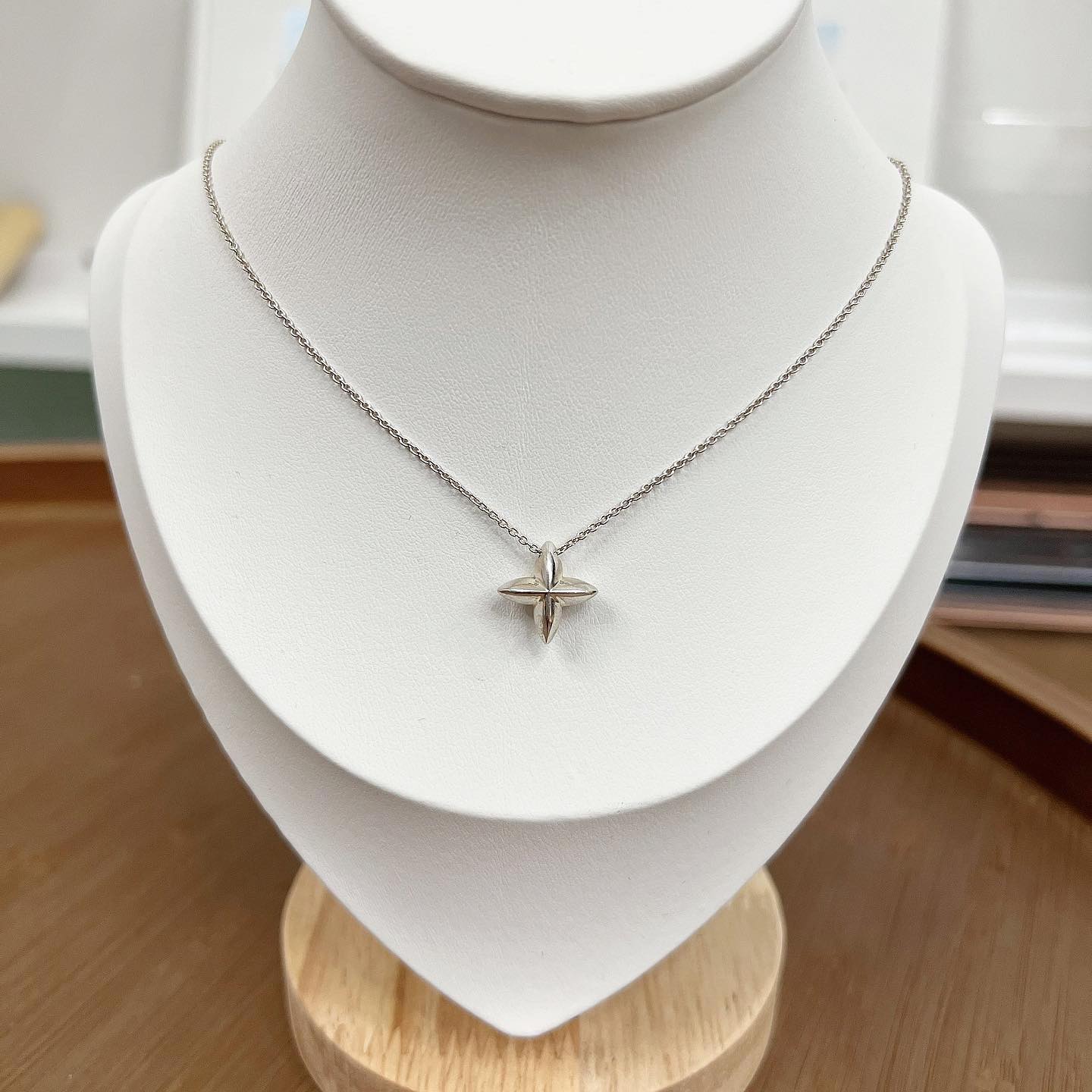 Tiffany & Co. 925 純銀頸鏈 (十字)