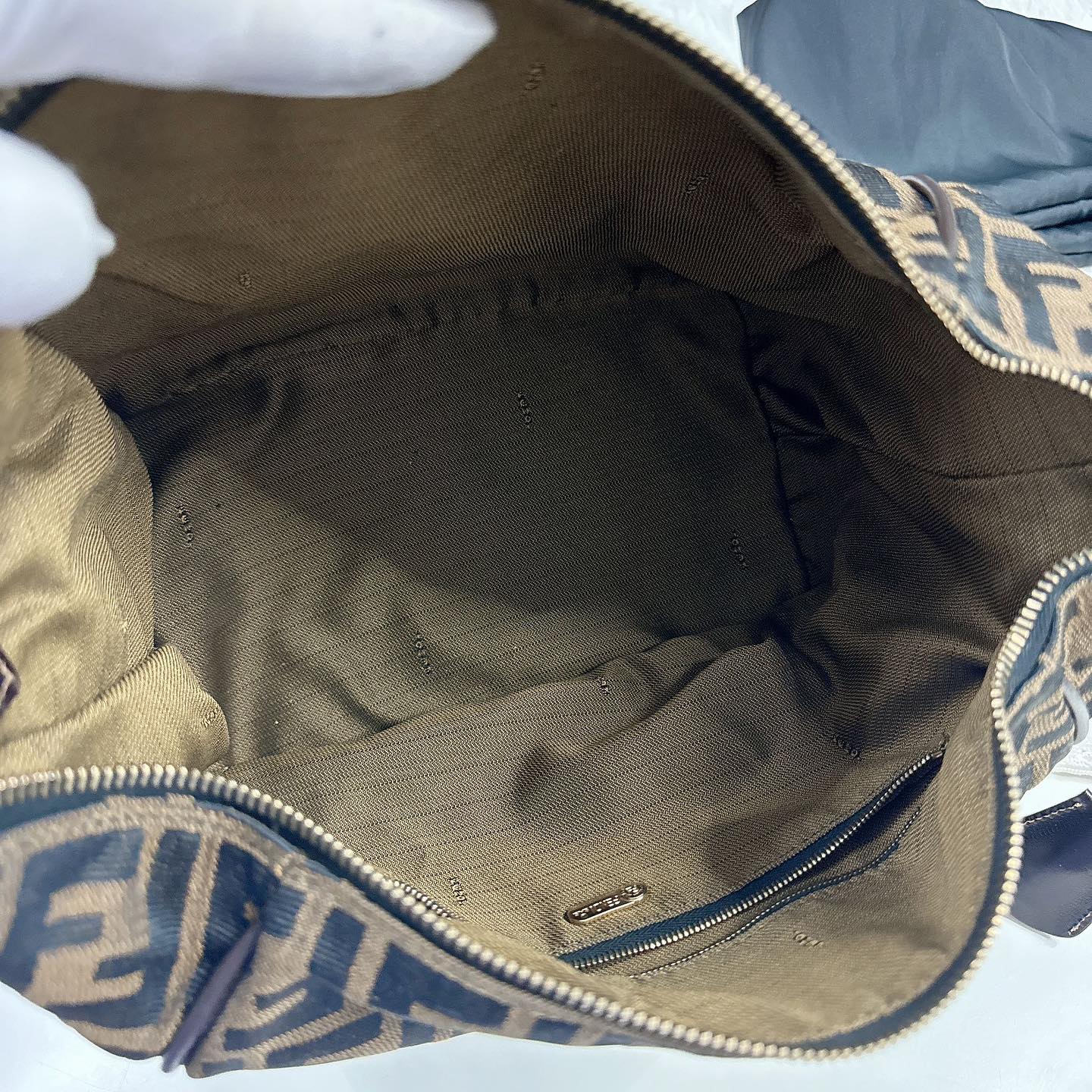 FENDI Zucca Handbag 老花飯盒包 連塵袋