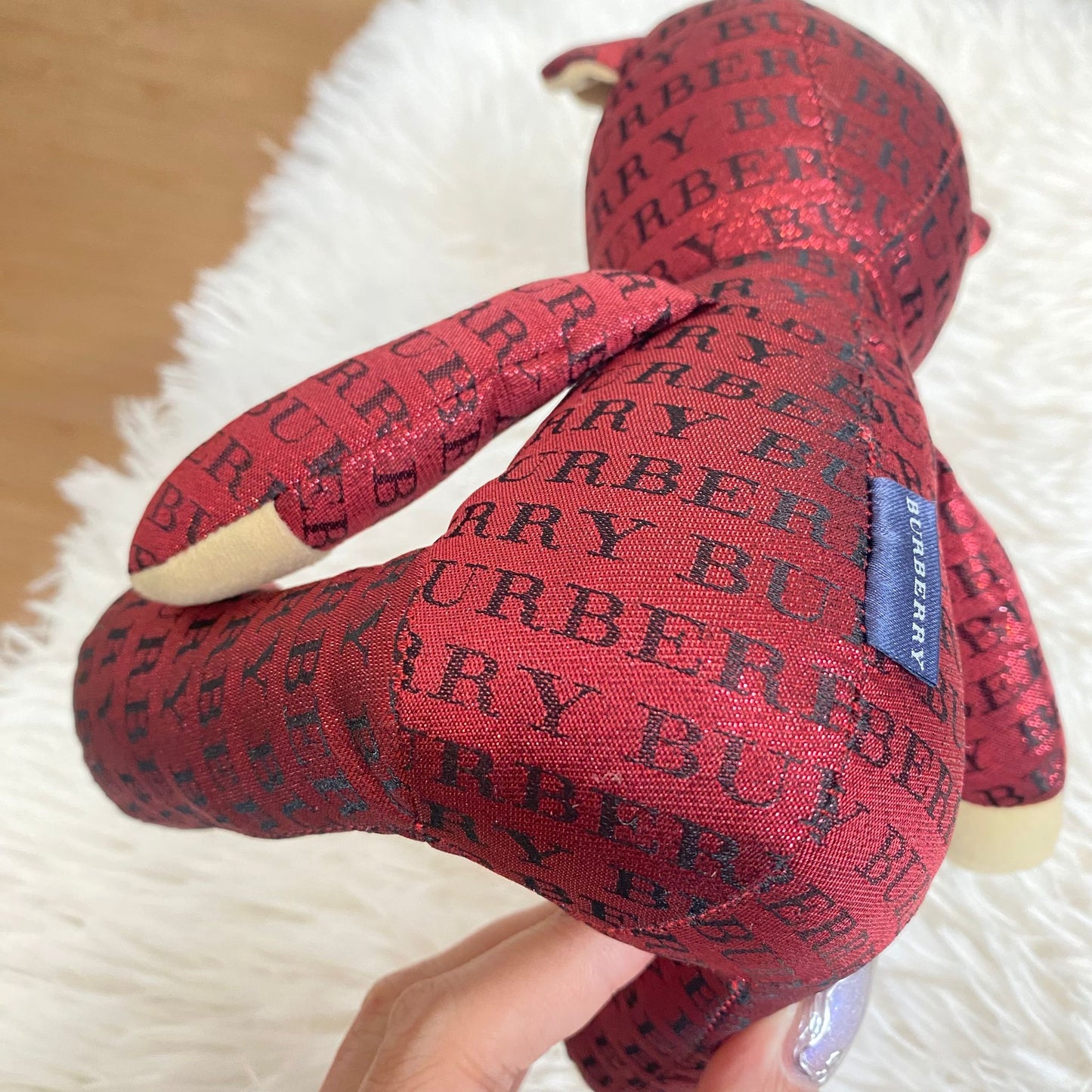 Burberry 閃閃紅熊仔