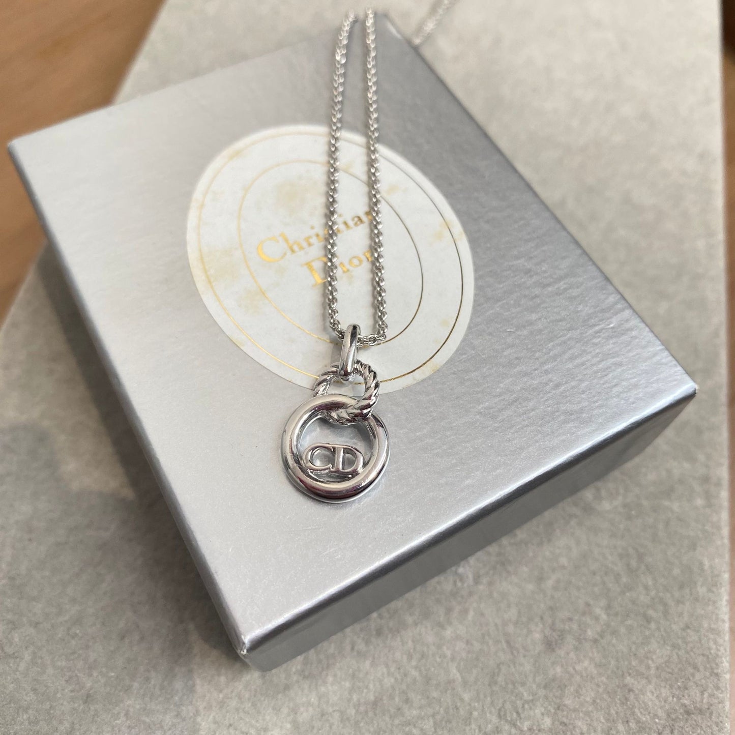 DIOR 頸鏈 有盒有塵袋