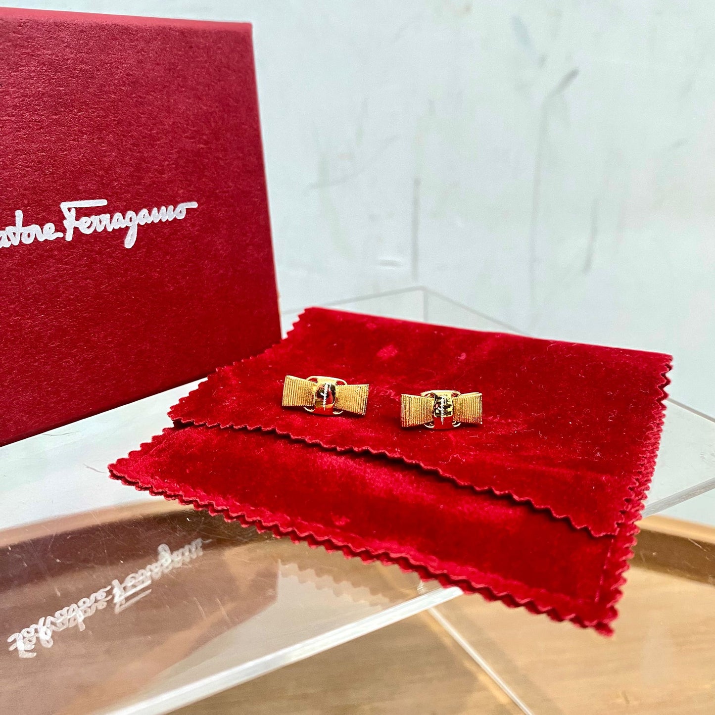 Ferragamo 蝴蝶結耳環 有盒有塵袋