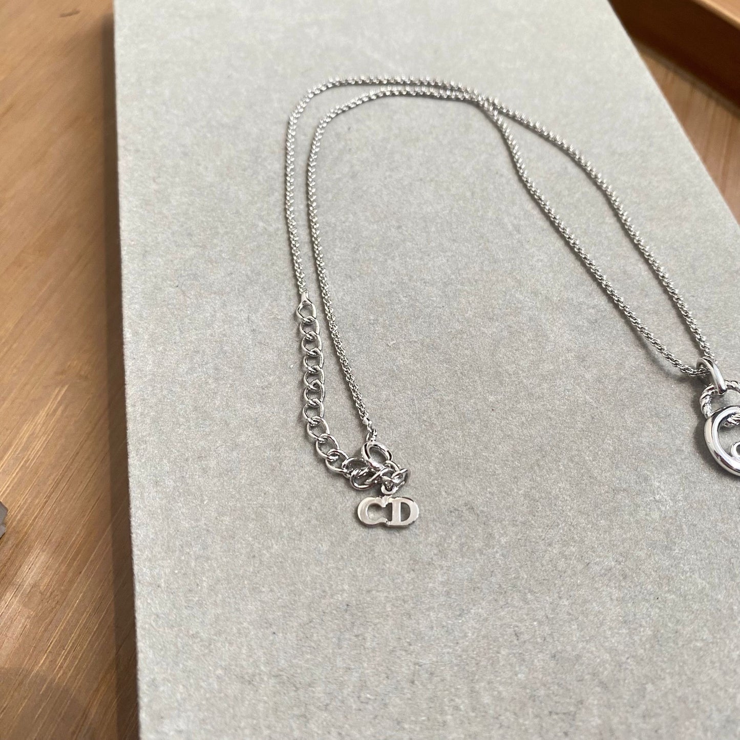 DIOR 頸鏈 有盒有塵袋