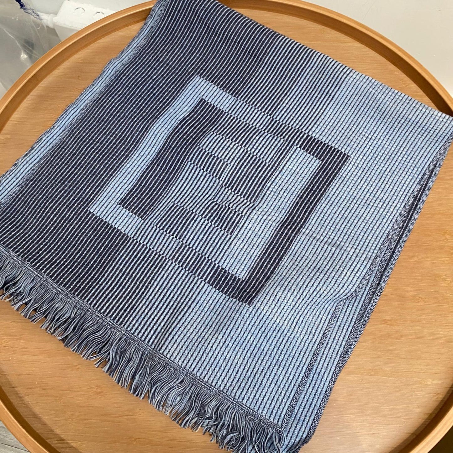 Fendi 100%Wool 頸巾