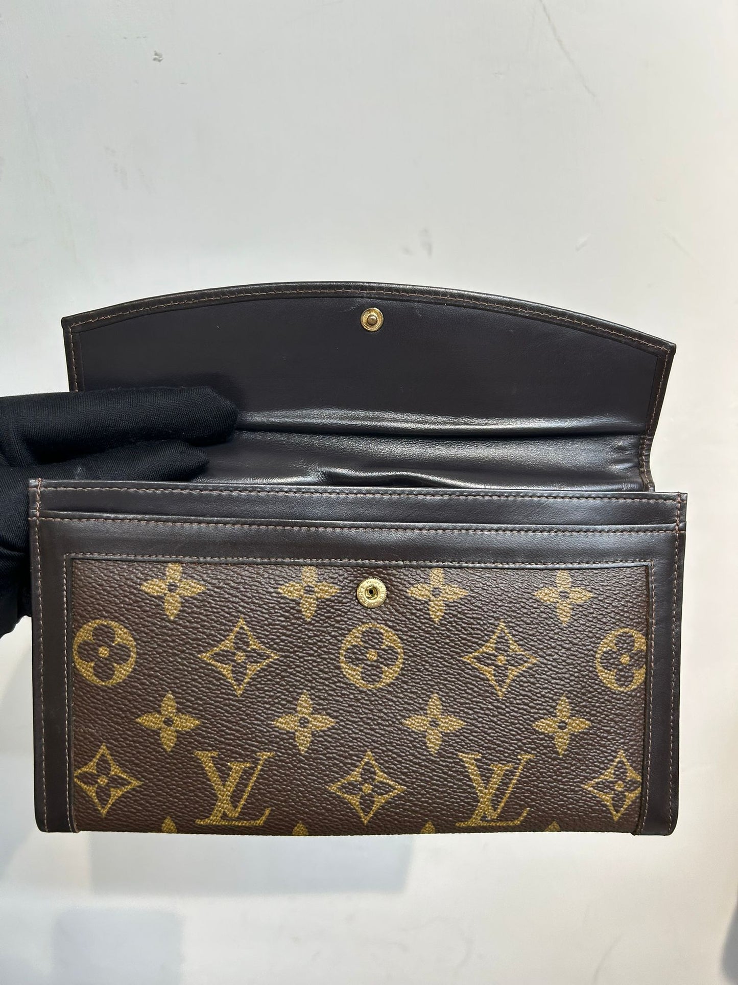 LV 老花x黑邊 Pouch
