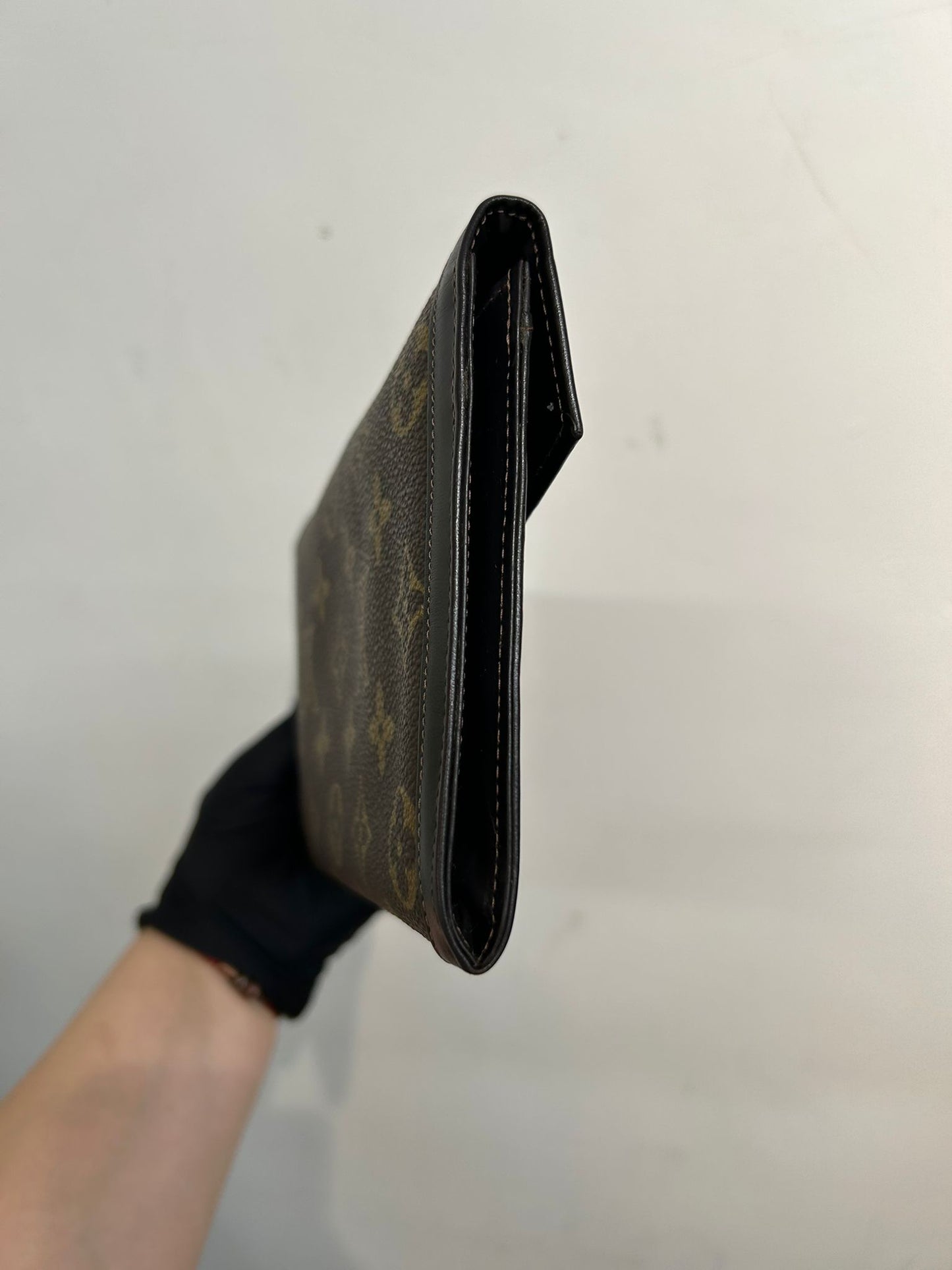 LV 老花x黑邊 Pouch