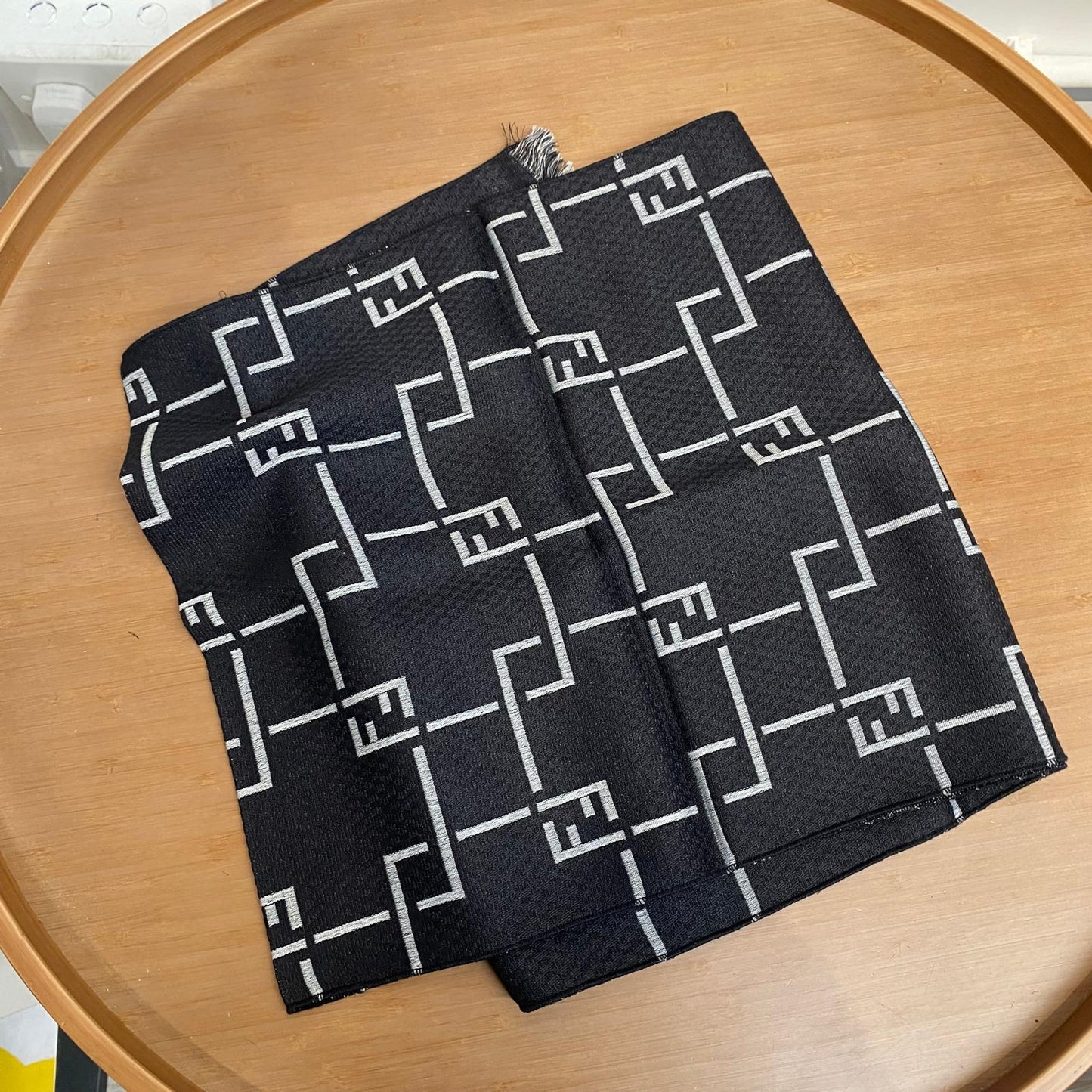 Fendi 頸巾