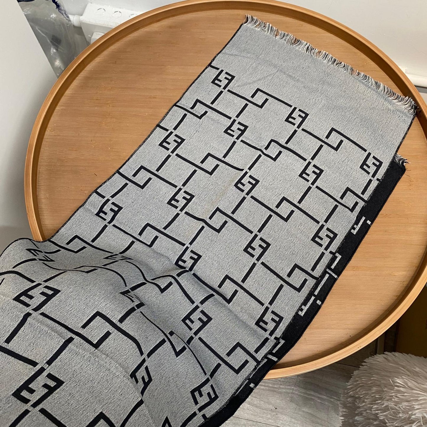 Fendi 頸巾