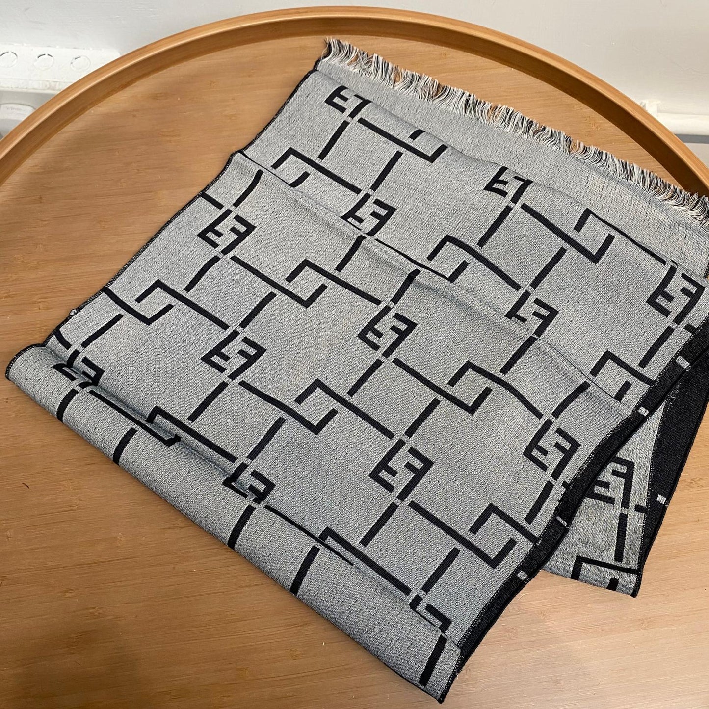 Fendi 頸巾