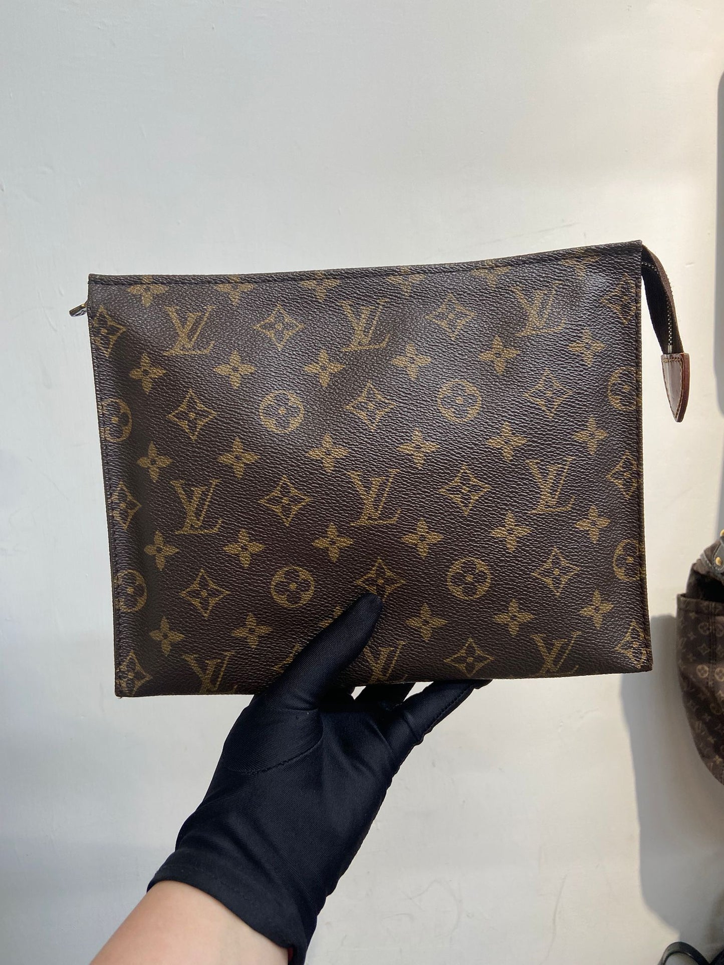 LV POUCH 洗漱包