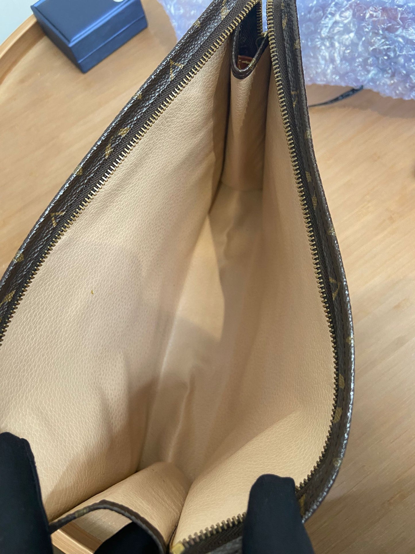 LV POUCH 洗漱包