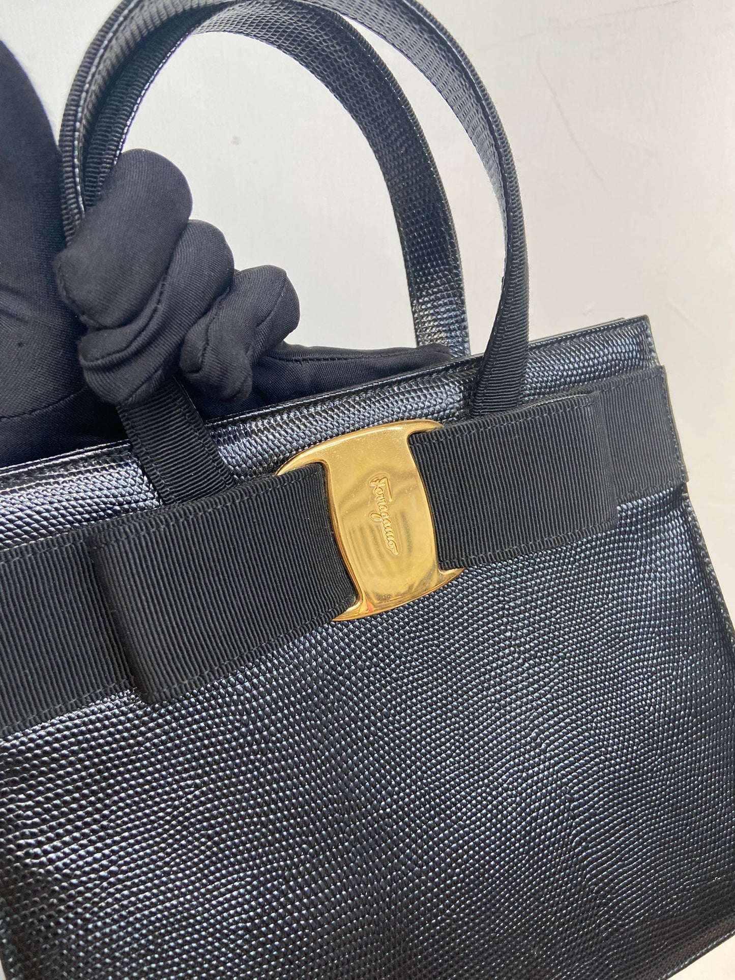Ferragamo 蜥蜴皮黑色手挽袋
