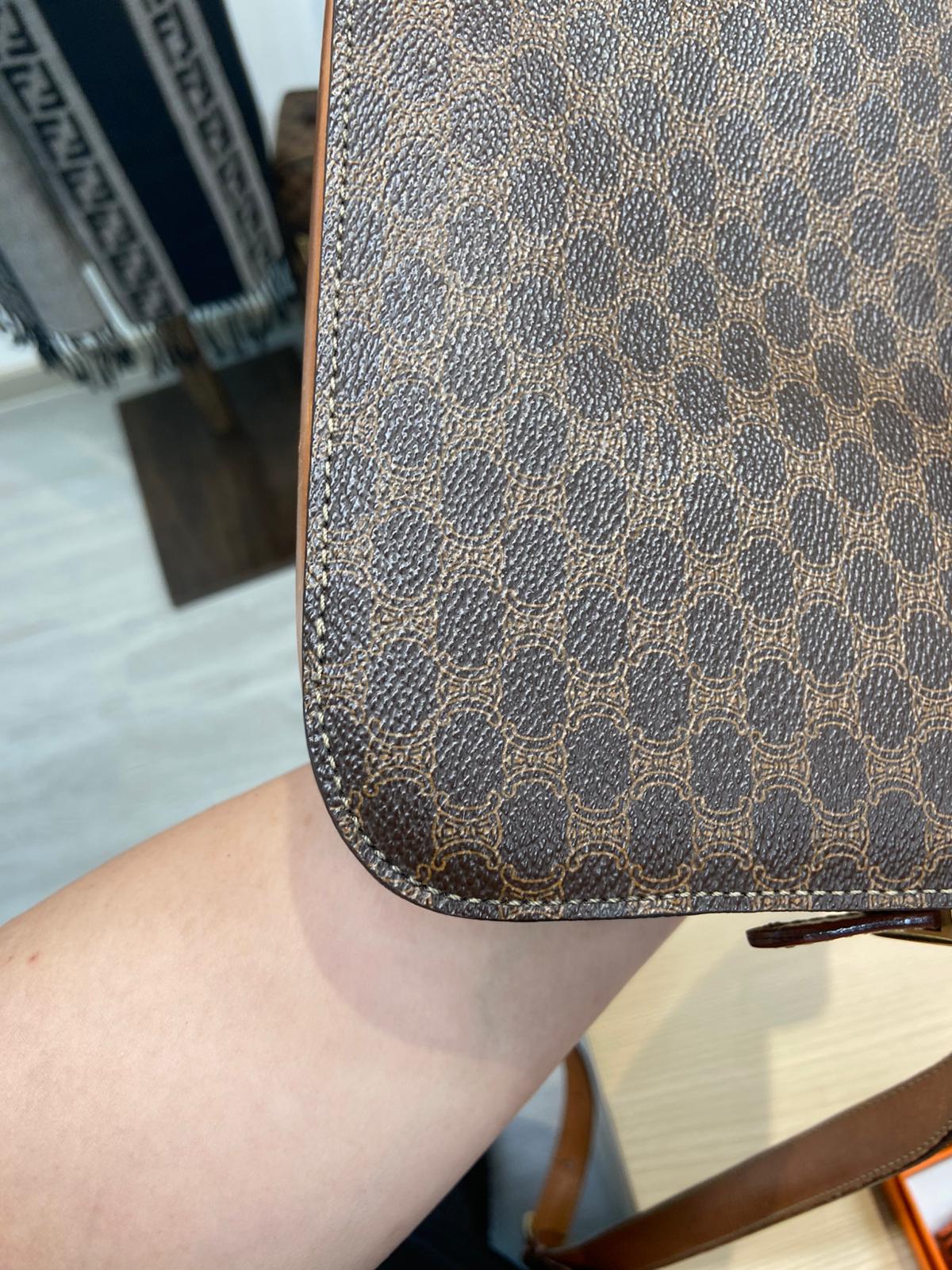 Celine 老花馬車扣 Box 空姐包