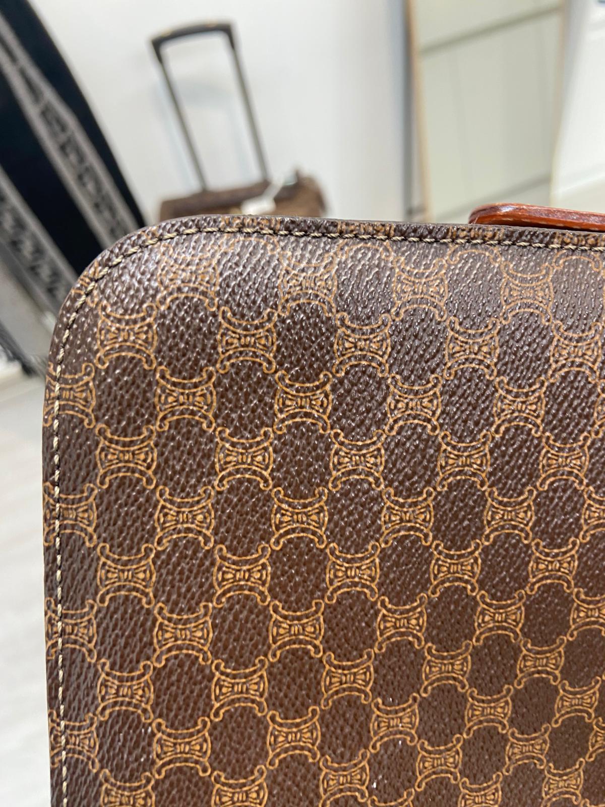 Celine 老花馬車扣 Box 空姐包