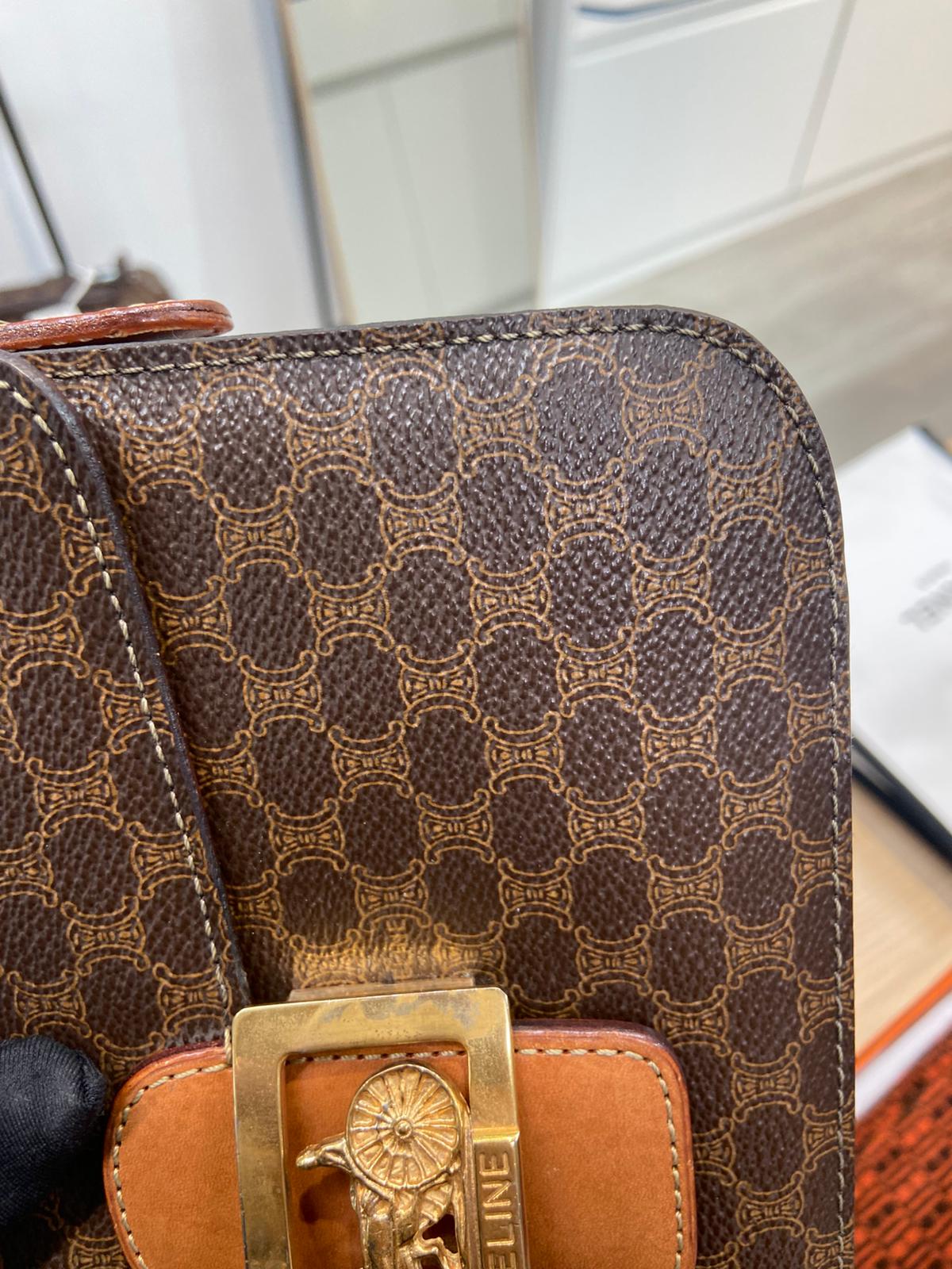 Celine 老花馬車扣 Box 空姐包