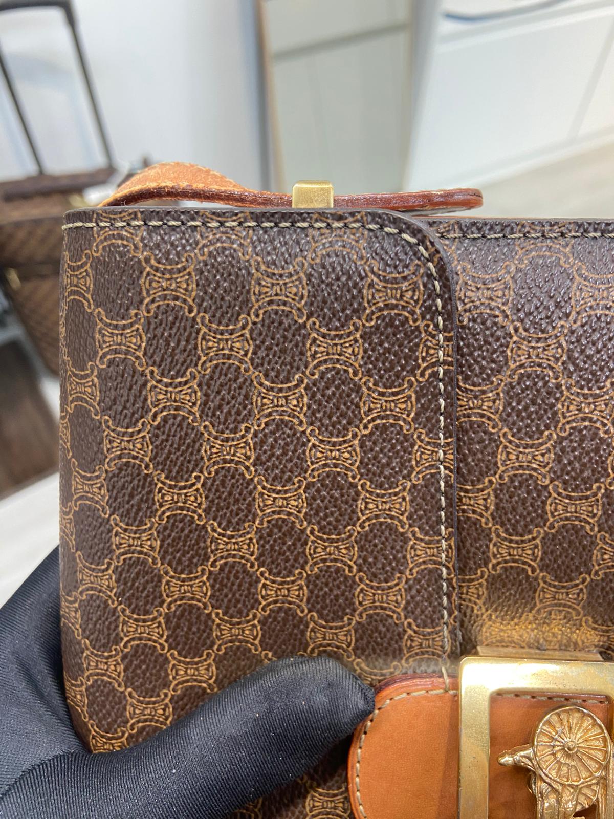 Celine 老花馬車扣 Box 空姐包