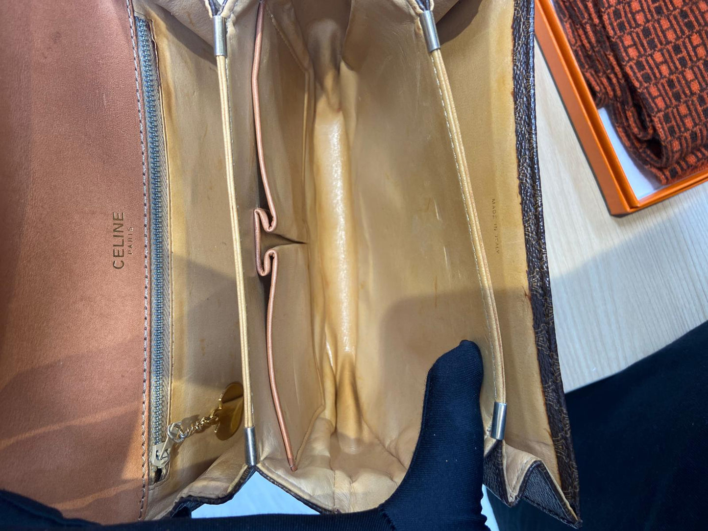 Celine 老花馬車扣 Box 空姐包