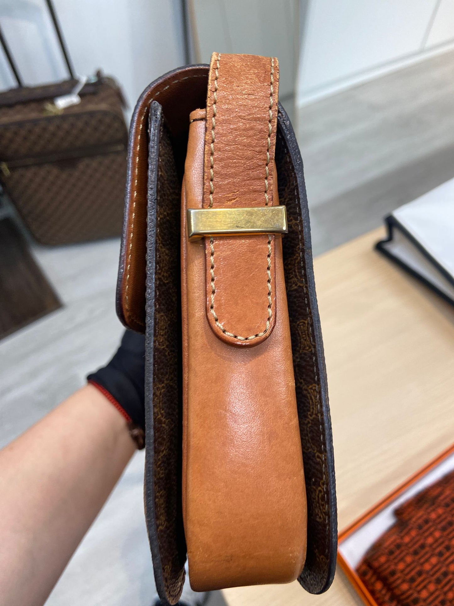 Celine 老花馬車扣 Box 空姐包