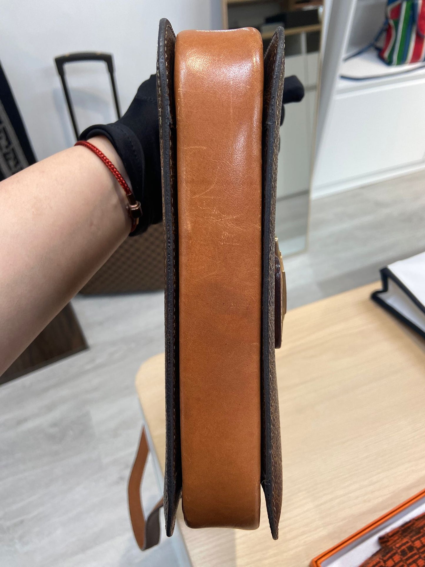 Celine 老花馬車扣 Box 空姐包