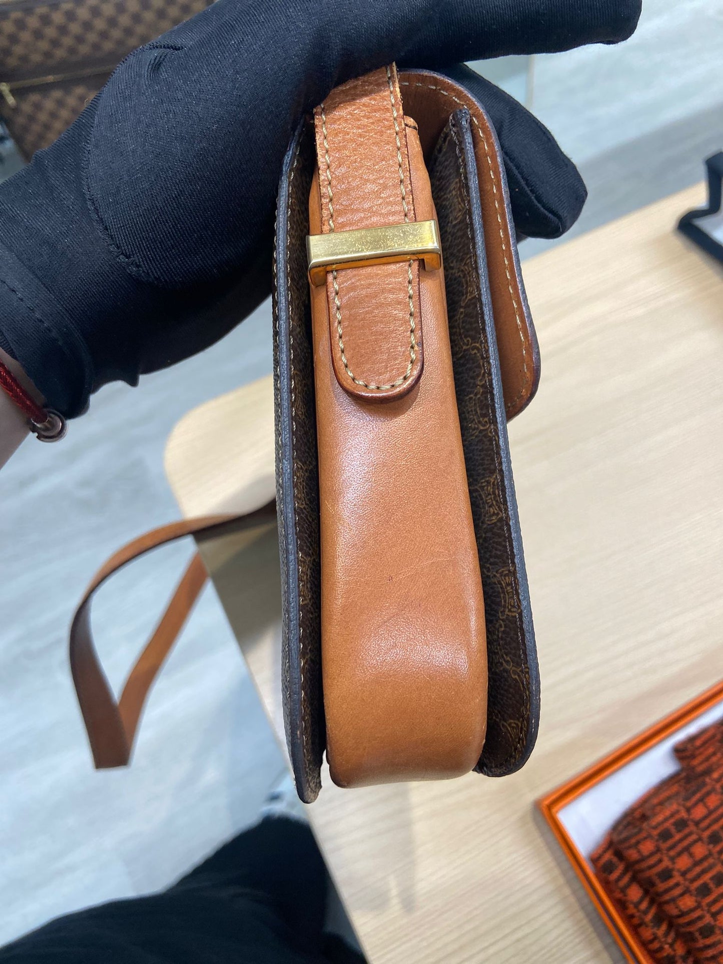 Celine 老花馬車扣 Box 空姐包